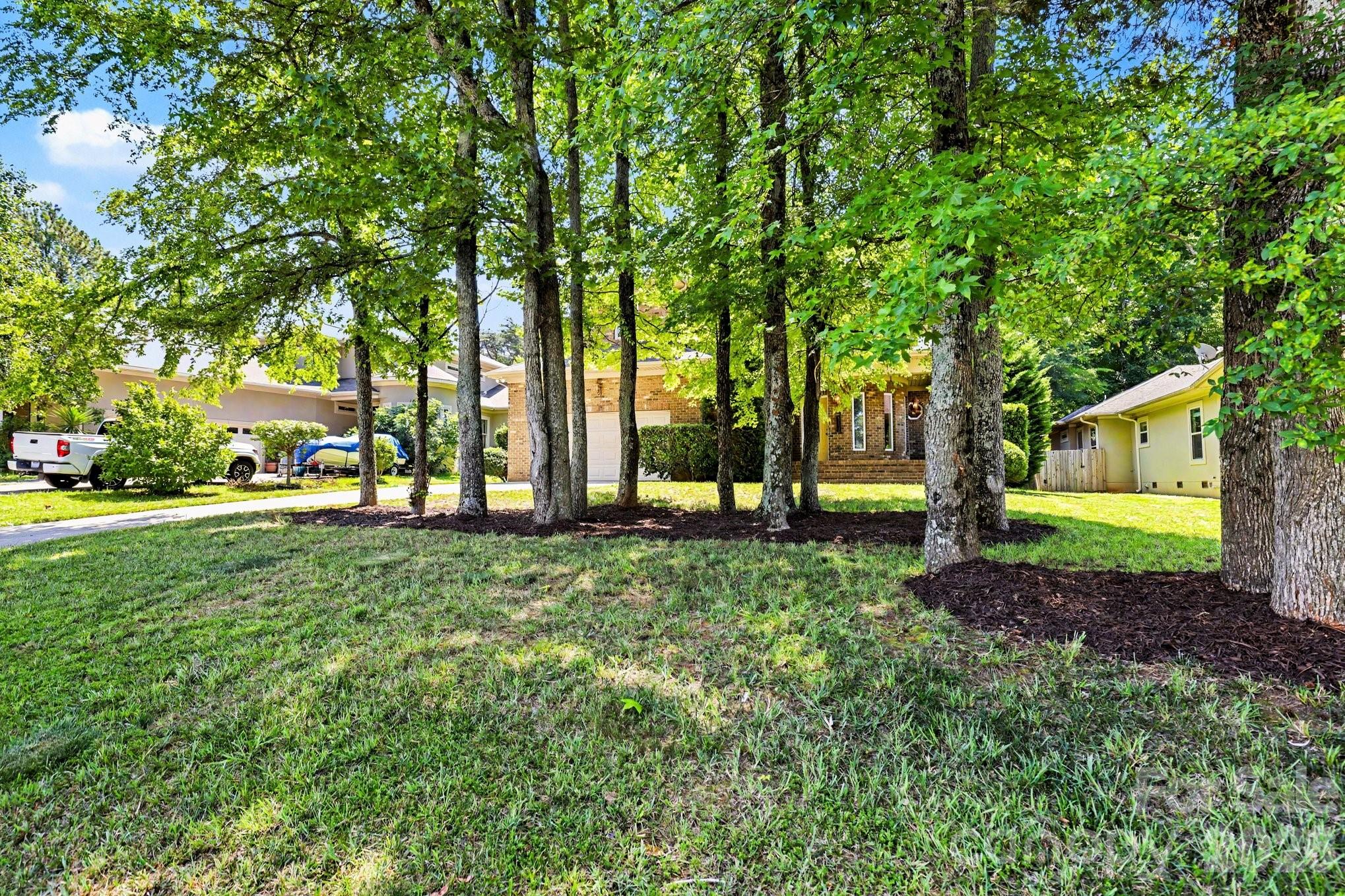 10130 Fairlea Drive Property Photo 4