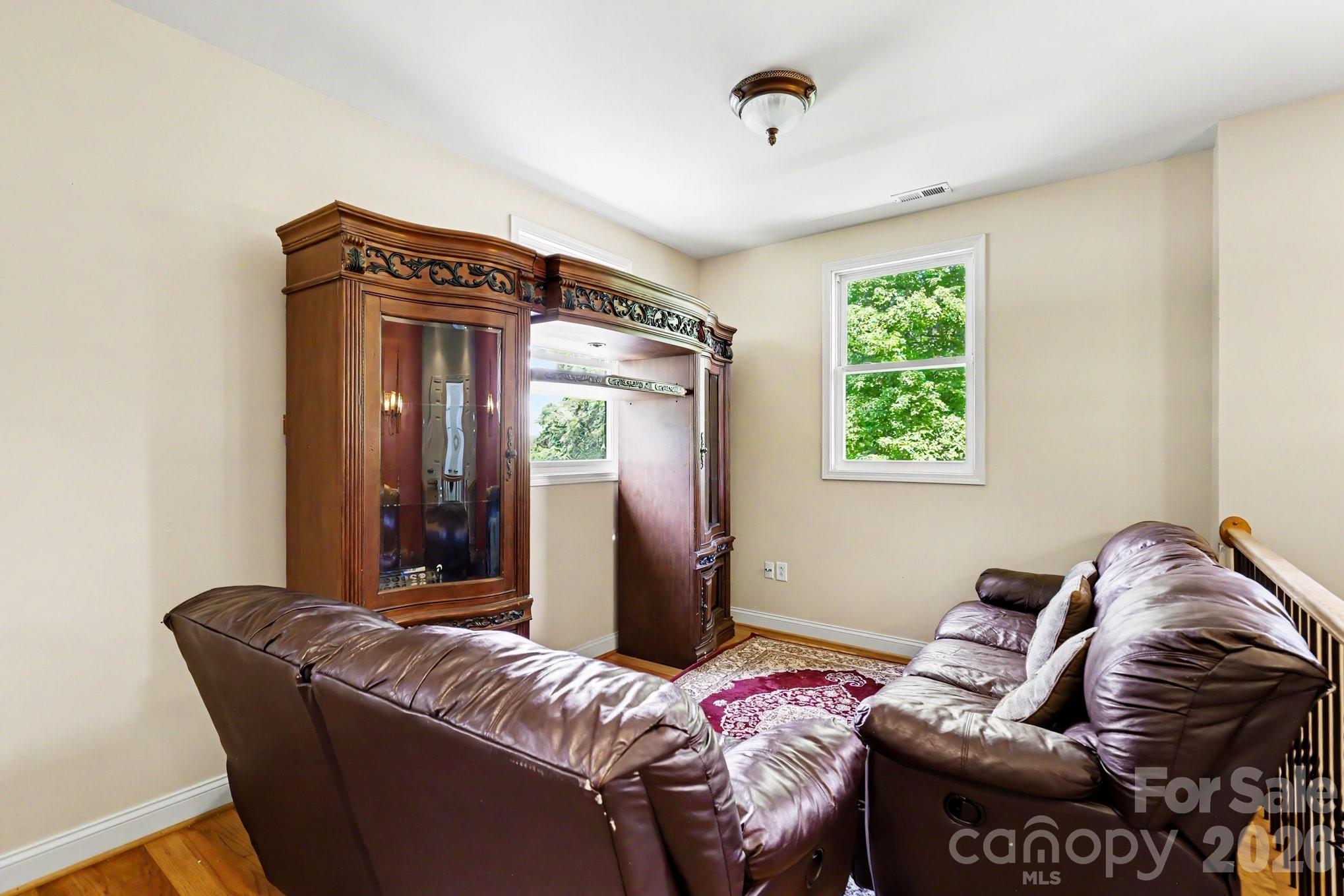 10130 Fairlea Drive Property Photo 33