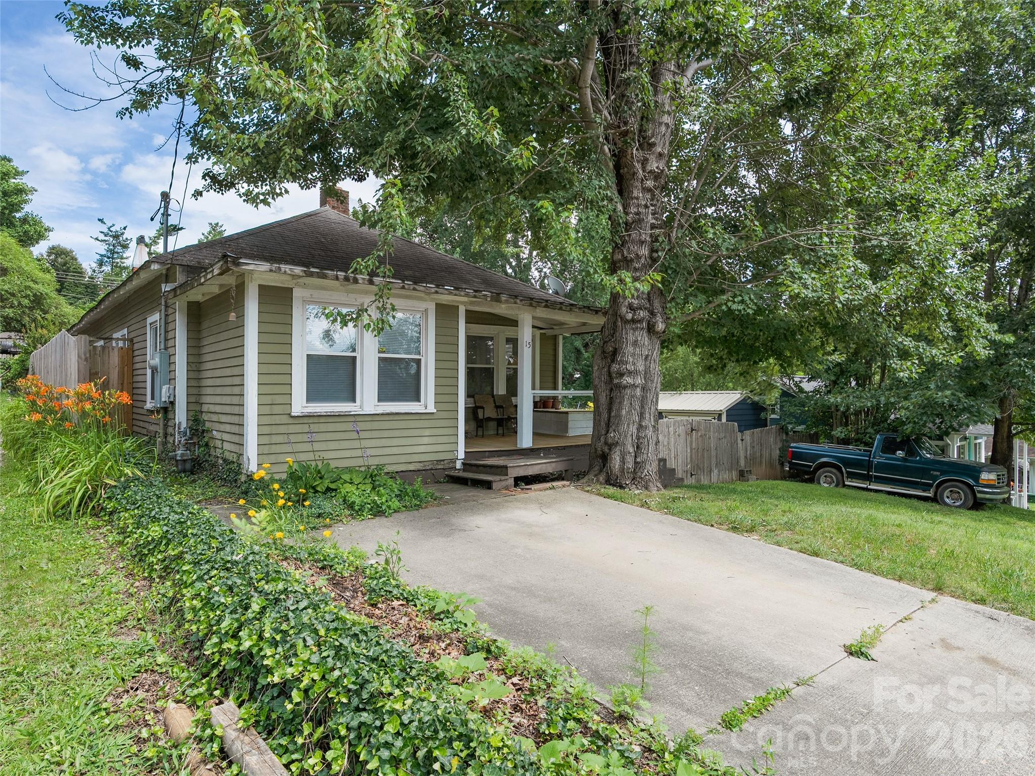 15 Craig Circle Property Photo 2
