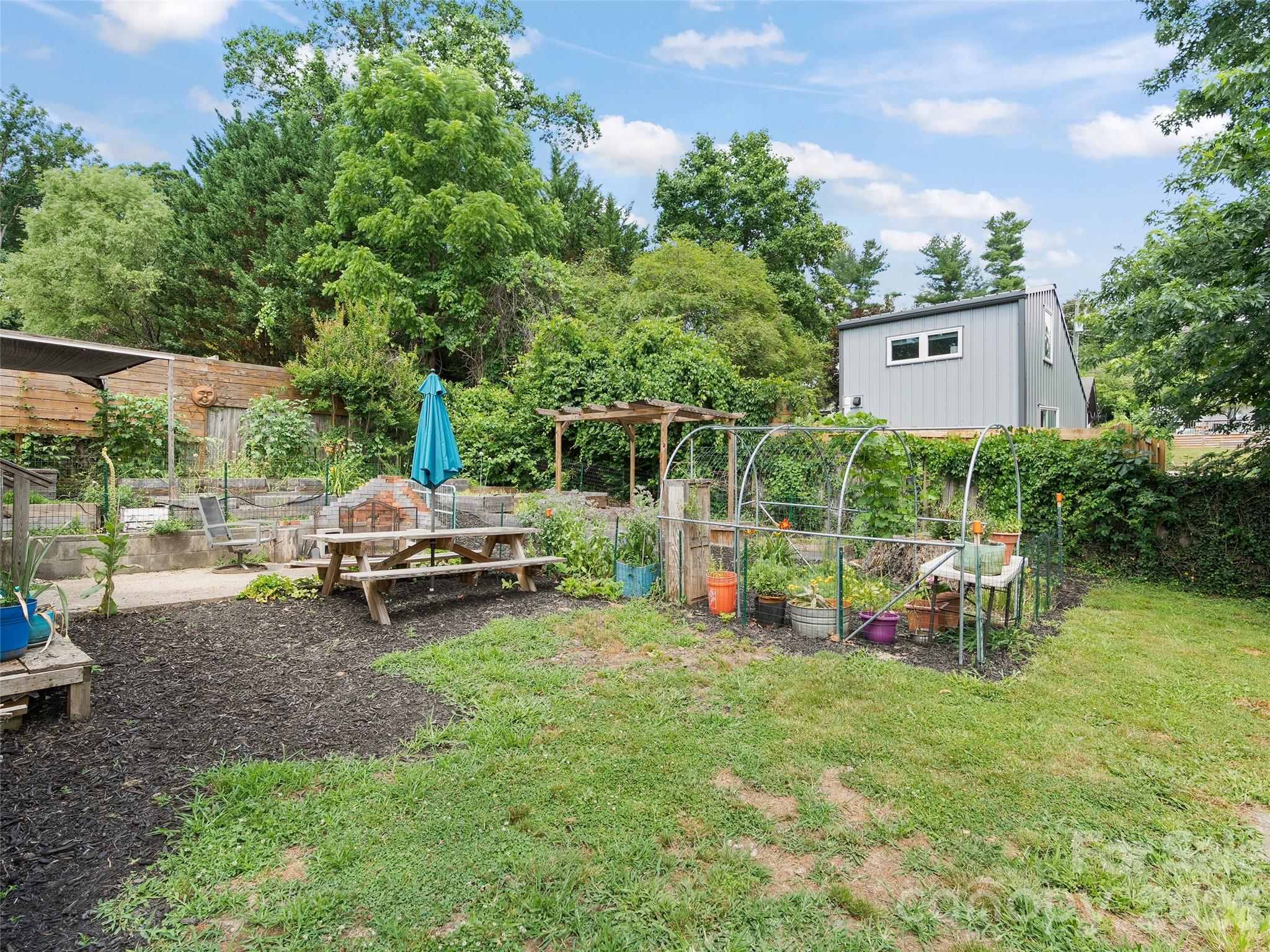 15 Craig Circle Property Photo 36