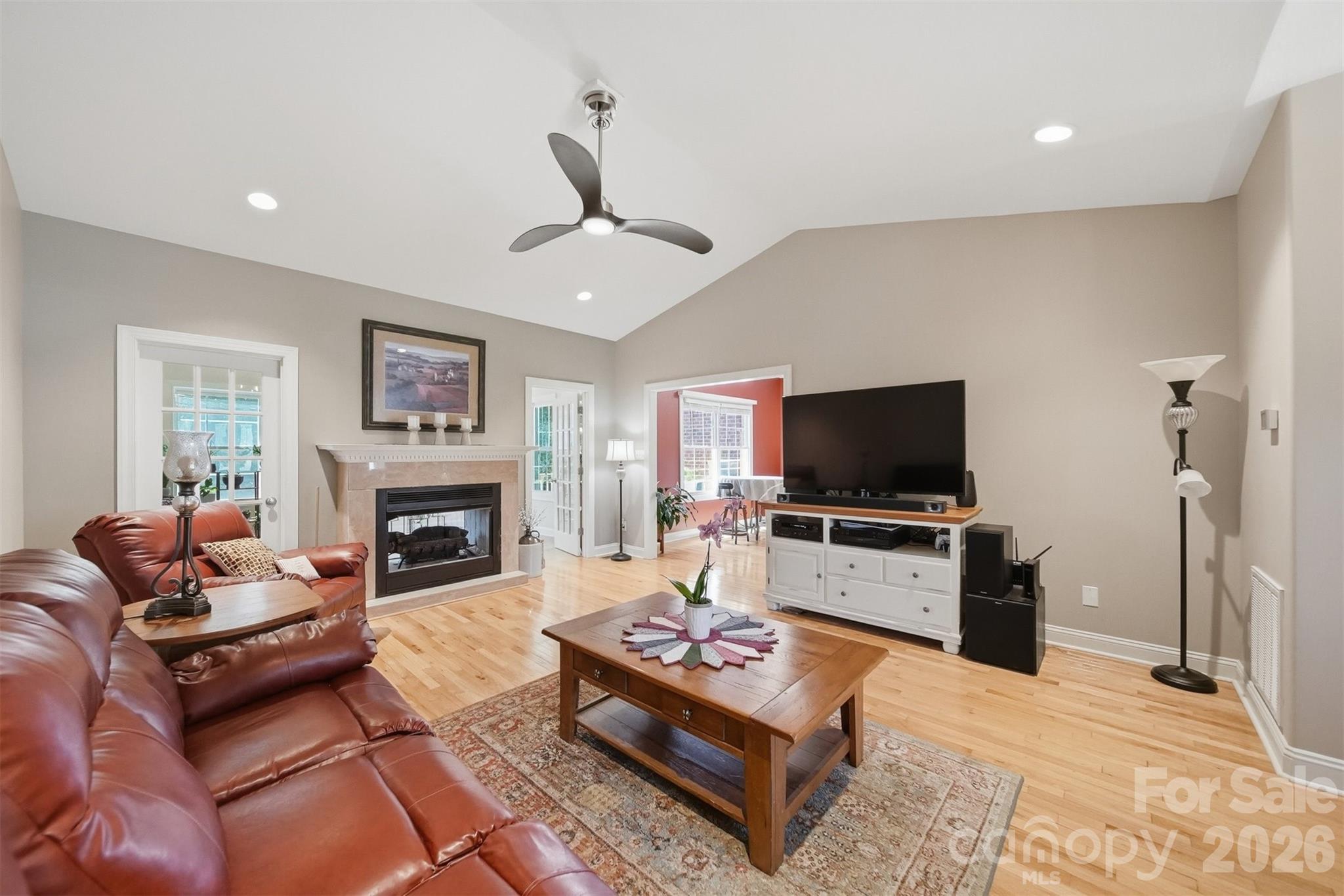 4305 Cottingham Drive Property Photo 3