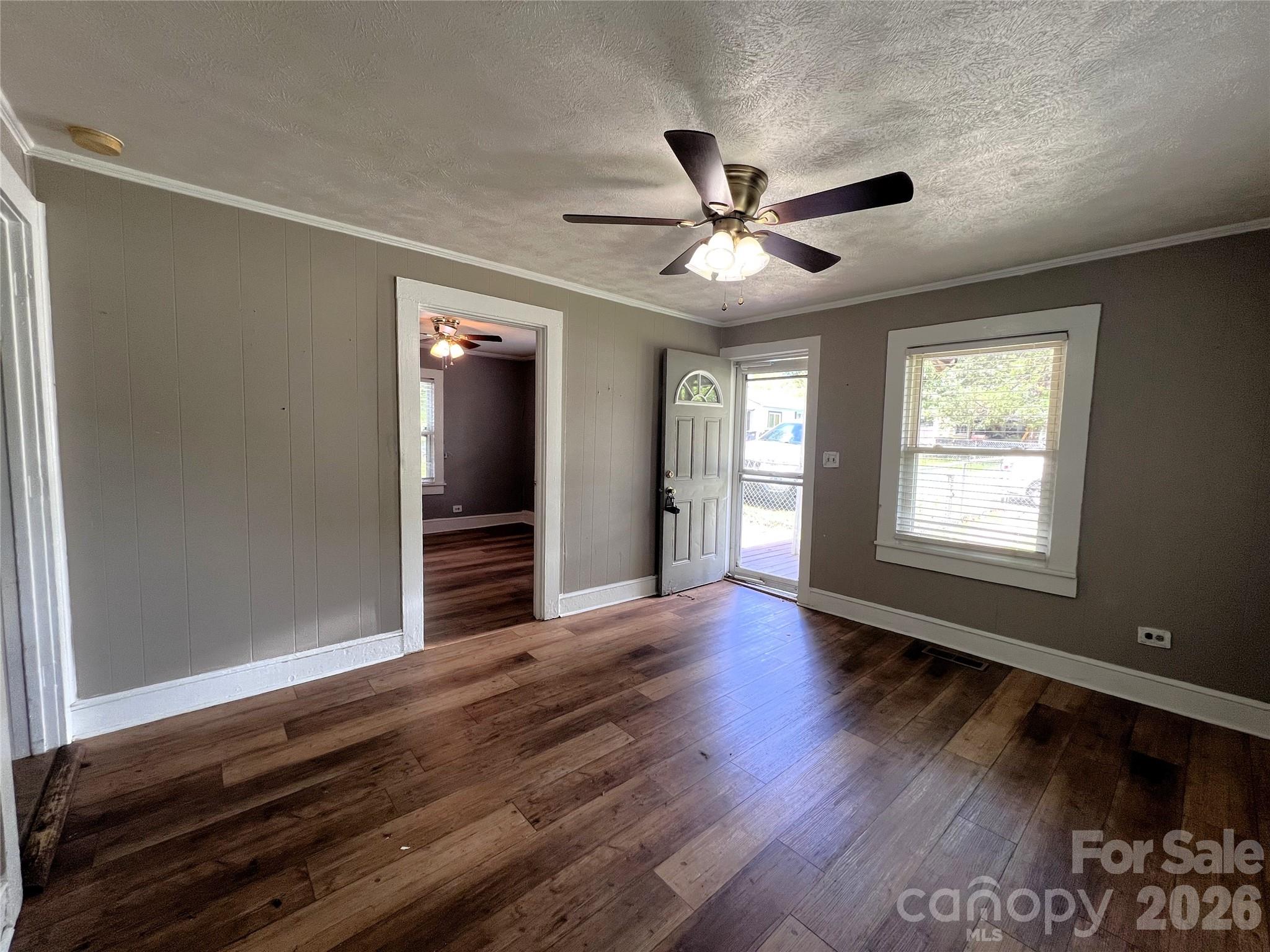 409 S Maple Street Property Photo 6