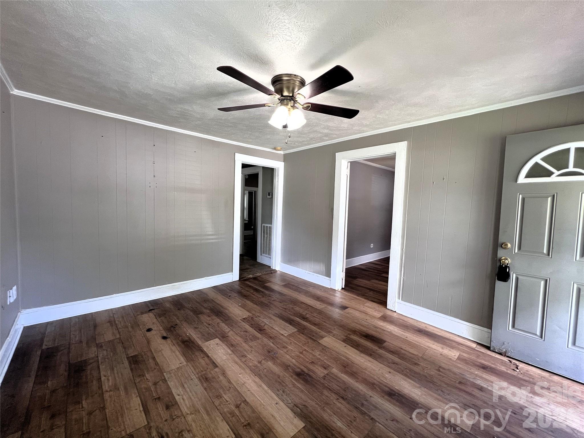 409 S Maple Street Property Photo 7