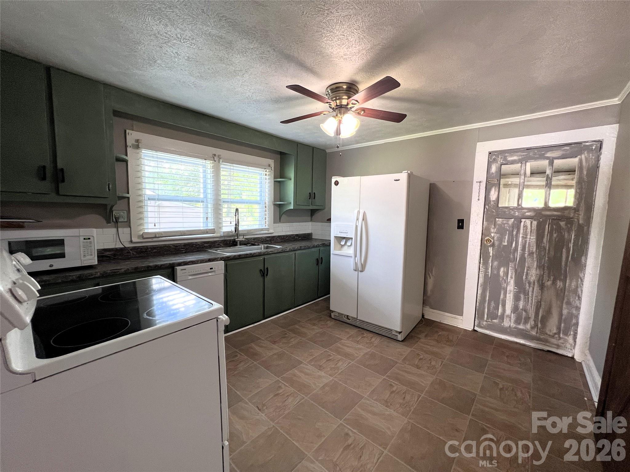 409 S Maple Street Property Photo 11