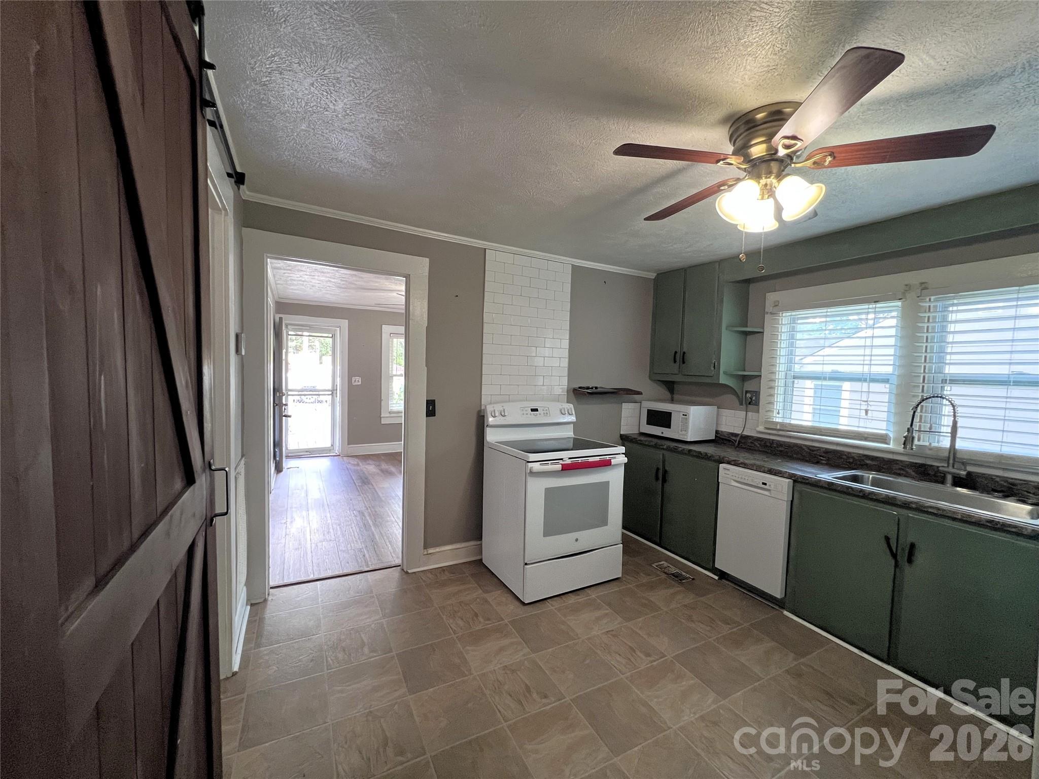 409 S Maple Street Property Photo 13