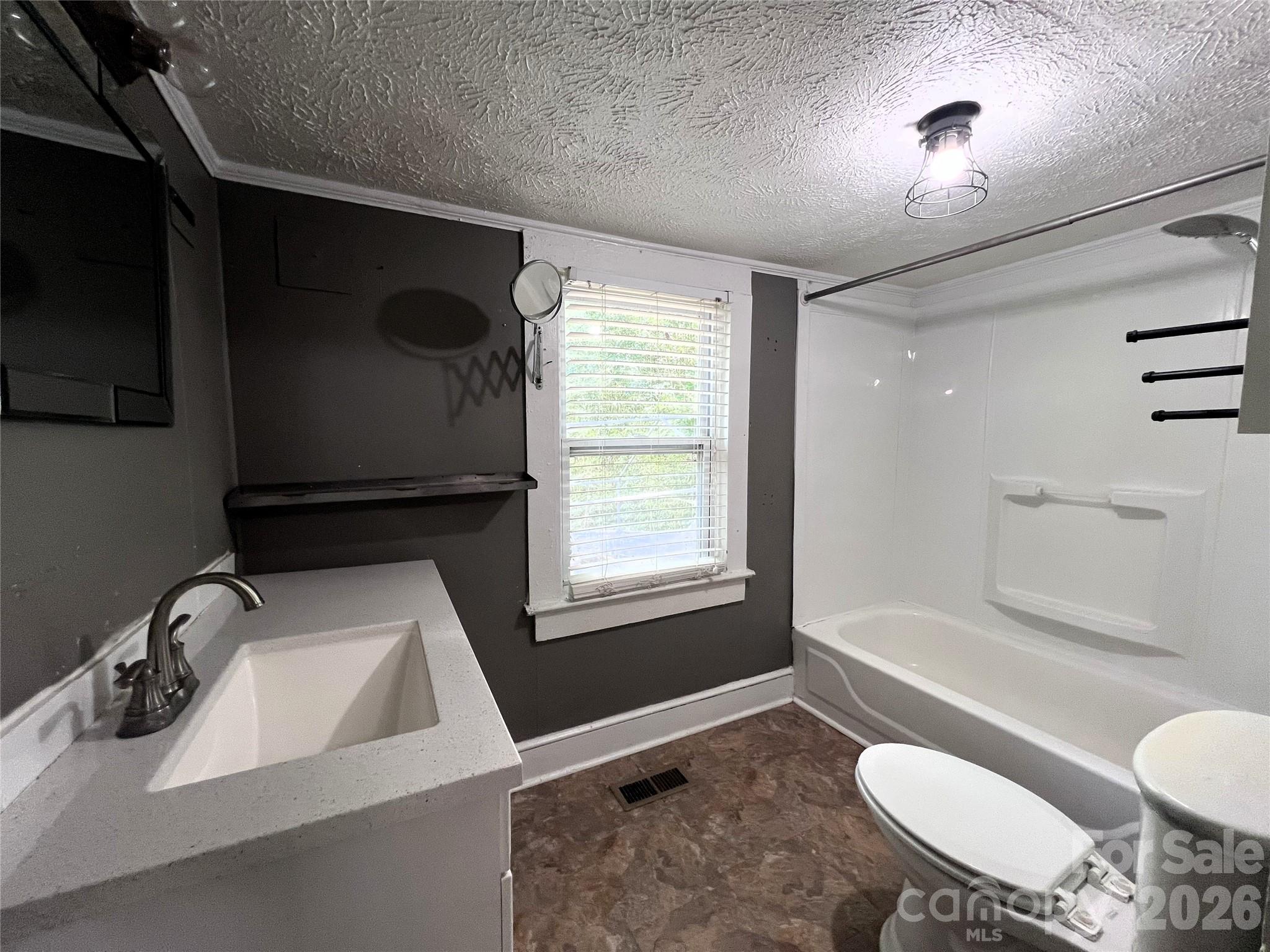 409 S Maple Street Property Photo 17