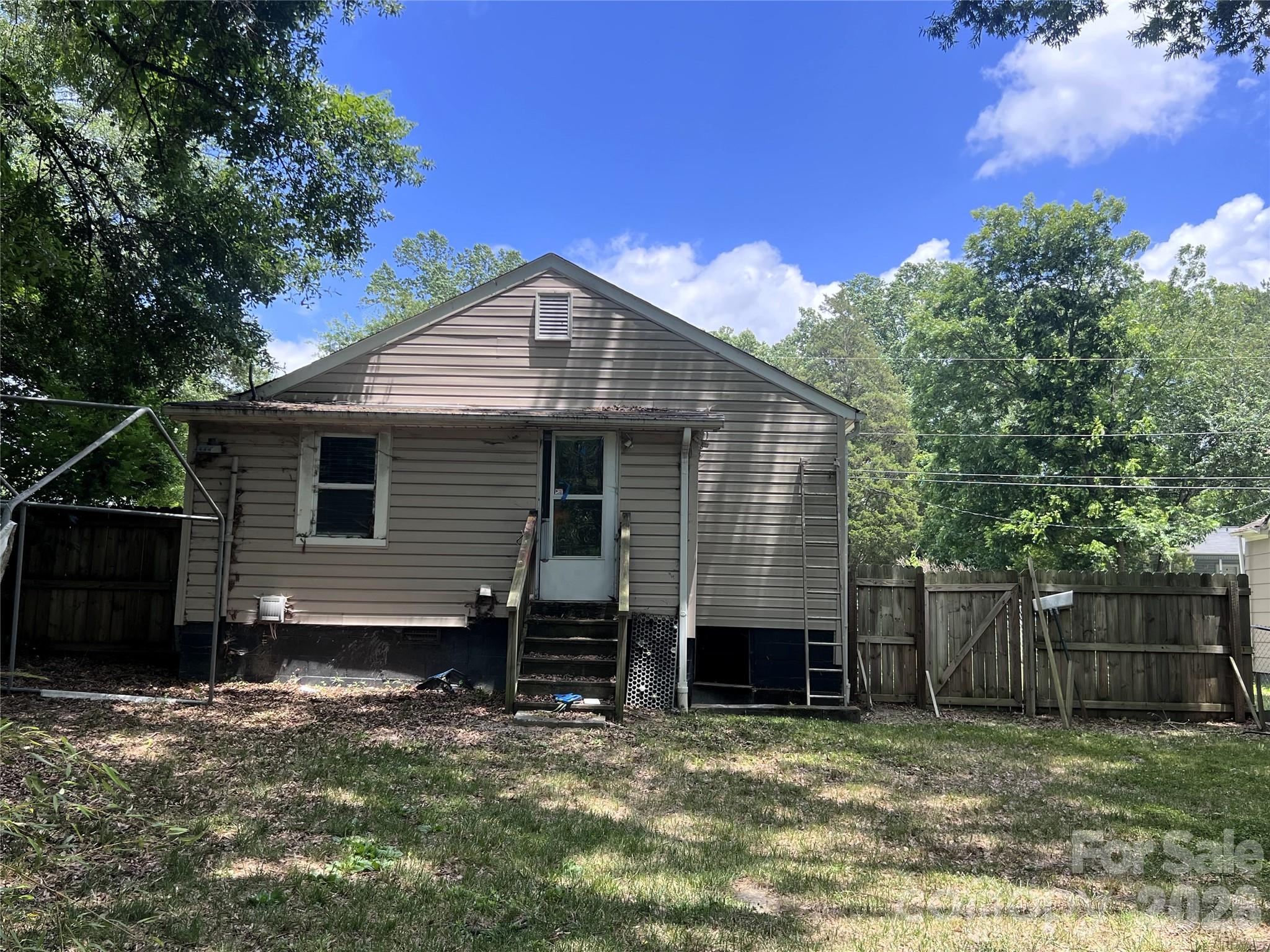409 S Maple Street Property Photo 20