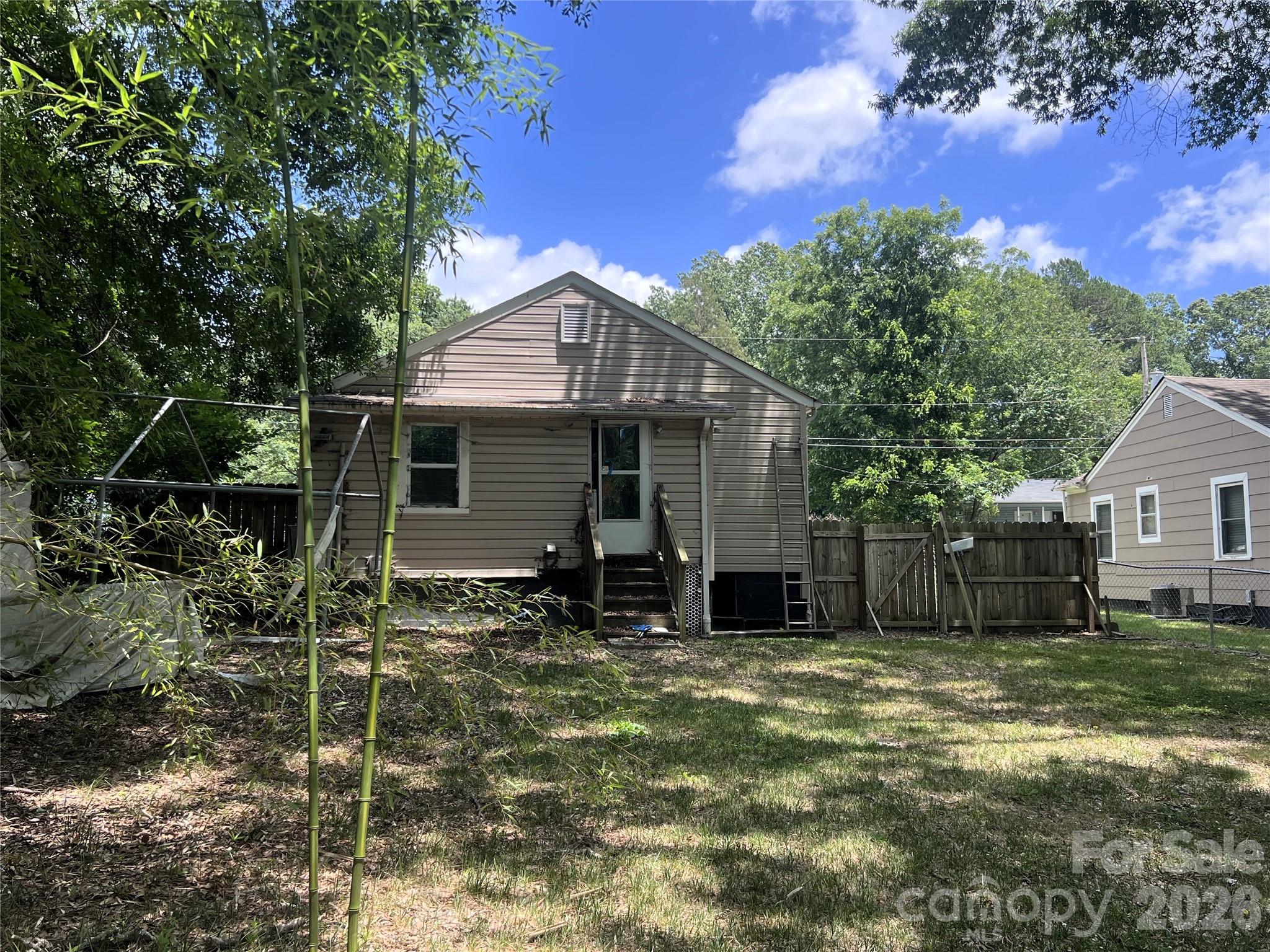 409 S Maple Street Property Photo 21