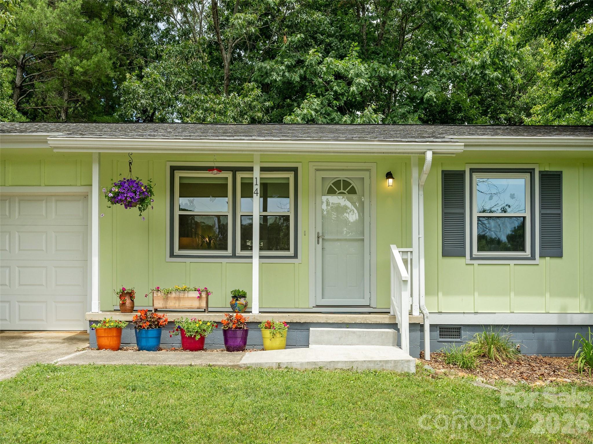 14 Fox Run Place Property Photo 2