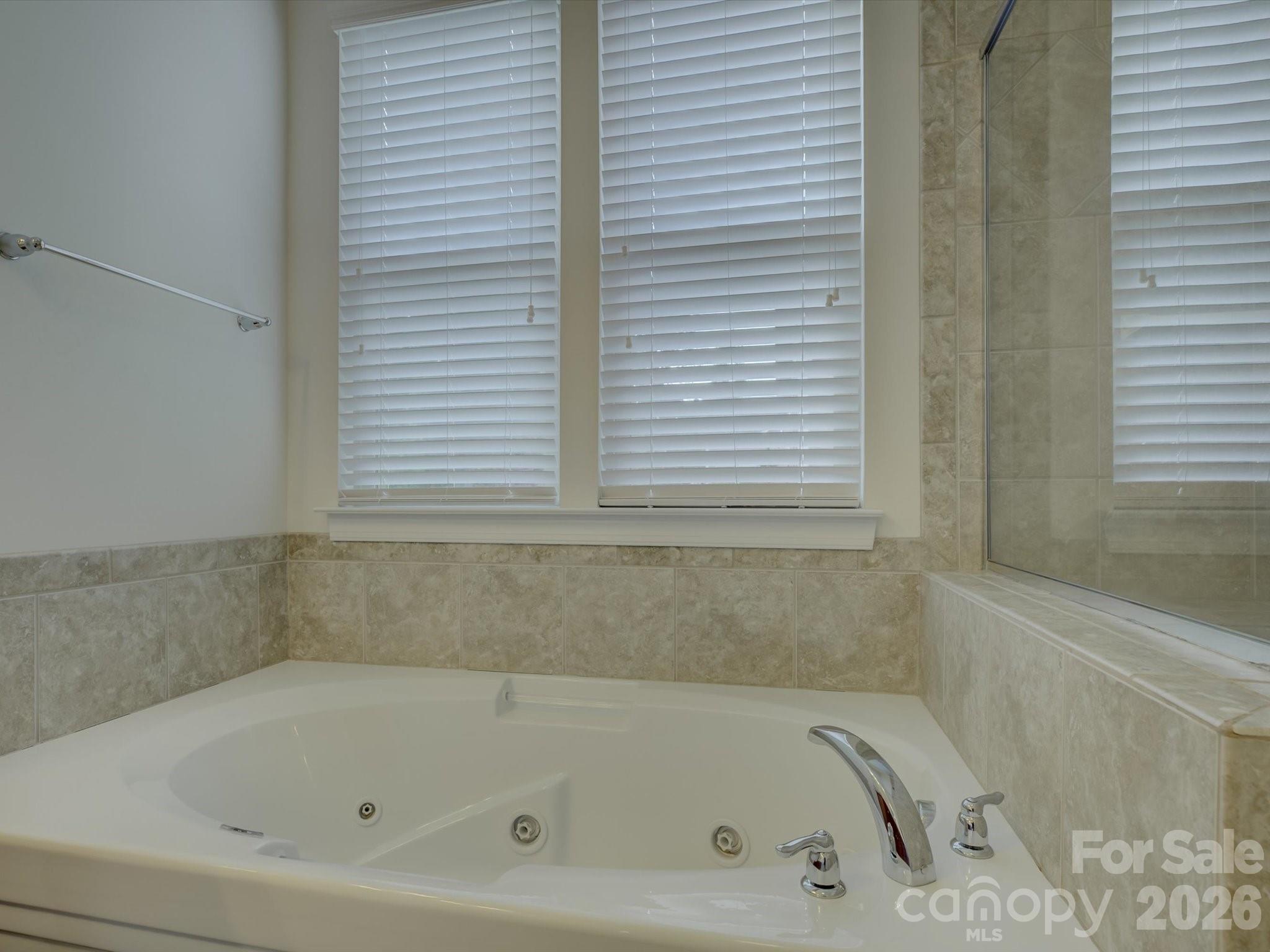6005 Hyde Park Drive Property Photo 20