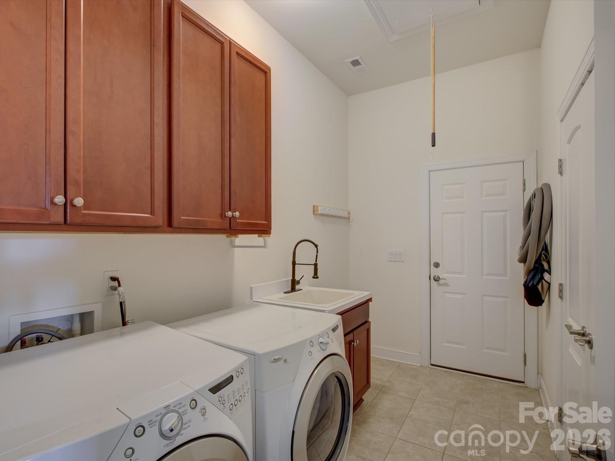 6005 Hyde Park Drive Property Photo 22