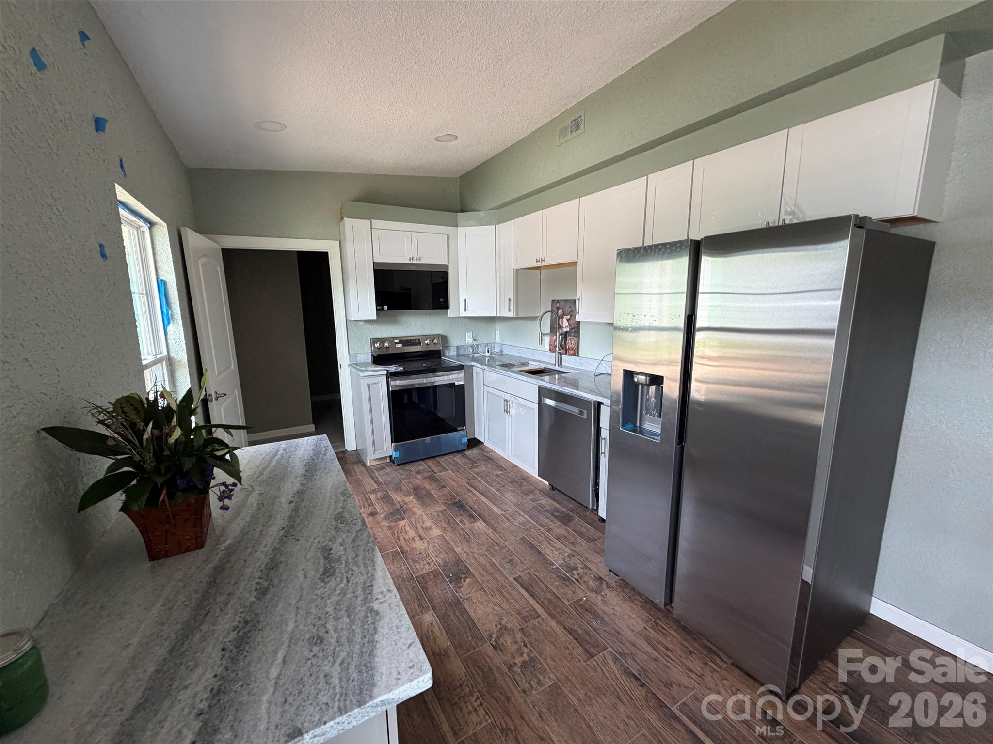 68 Circle Drive Property Photo 6