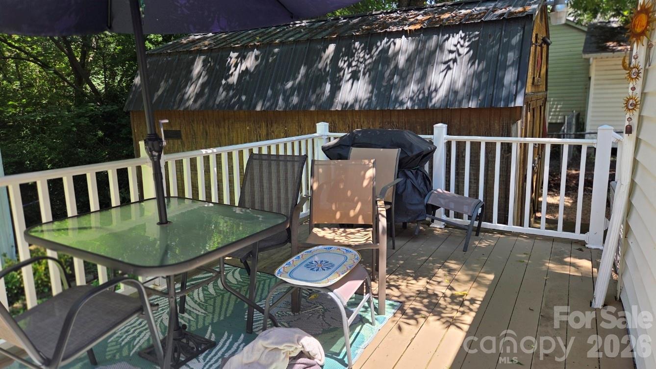 809 Alexander Street Property Photo 39
