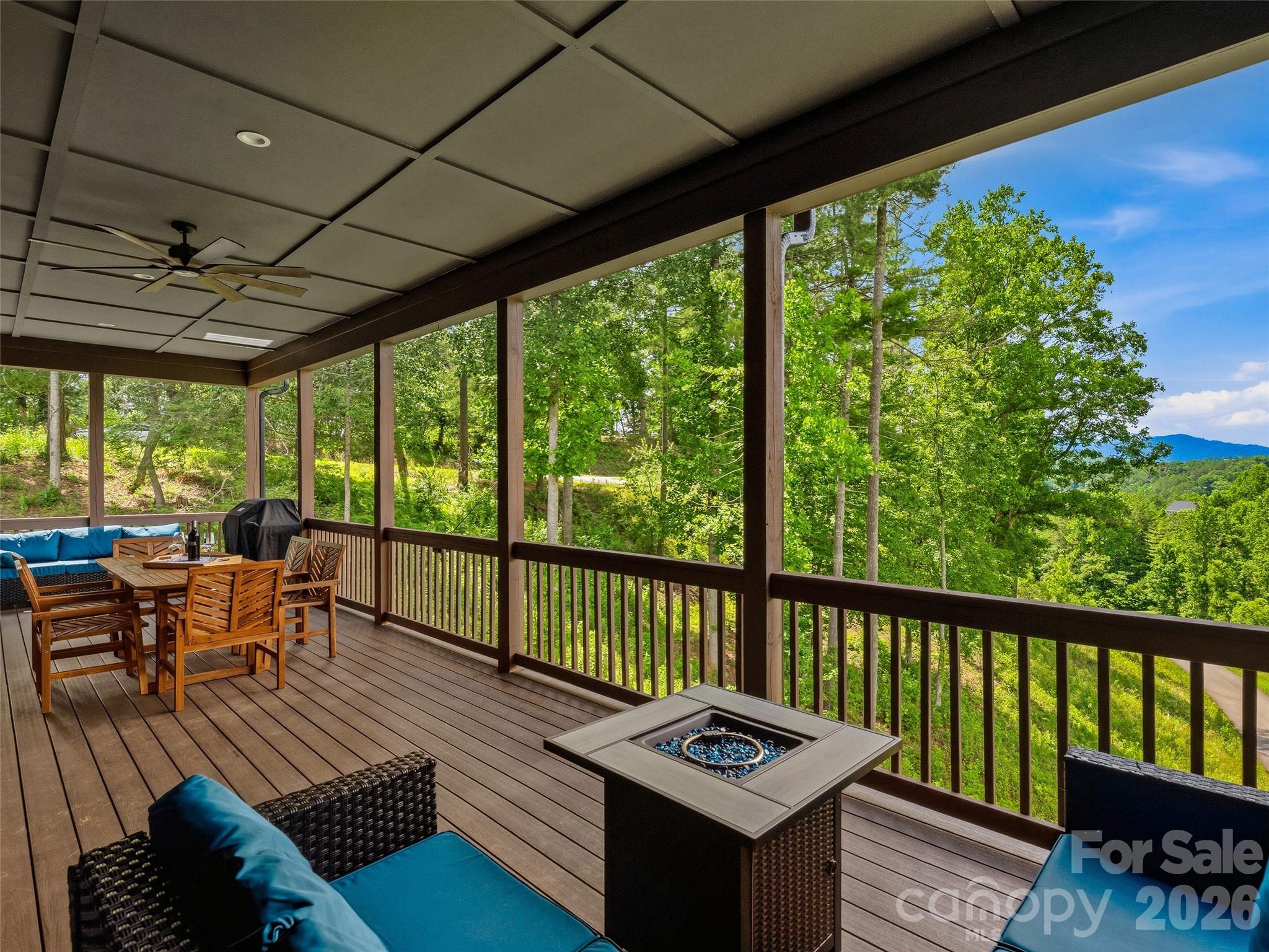 11 Timber Hill Drive Property Photo 8