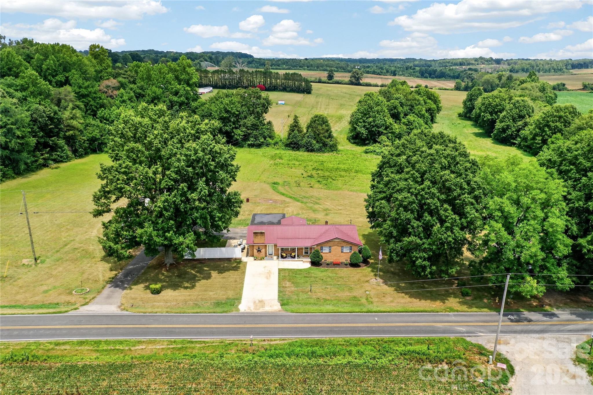 1316 Drumstand Road Property Photo 4