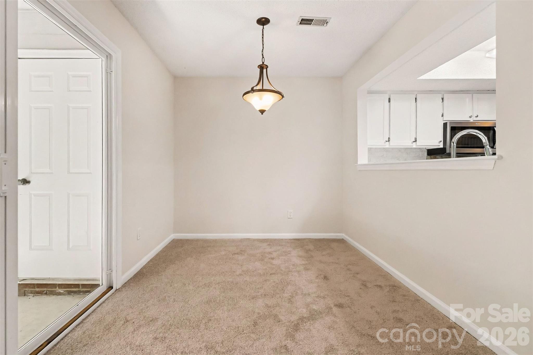 9478 S Vicksburg Park Court Property Photo 6