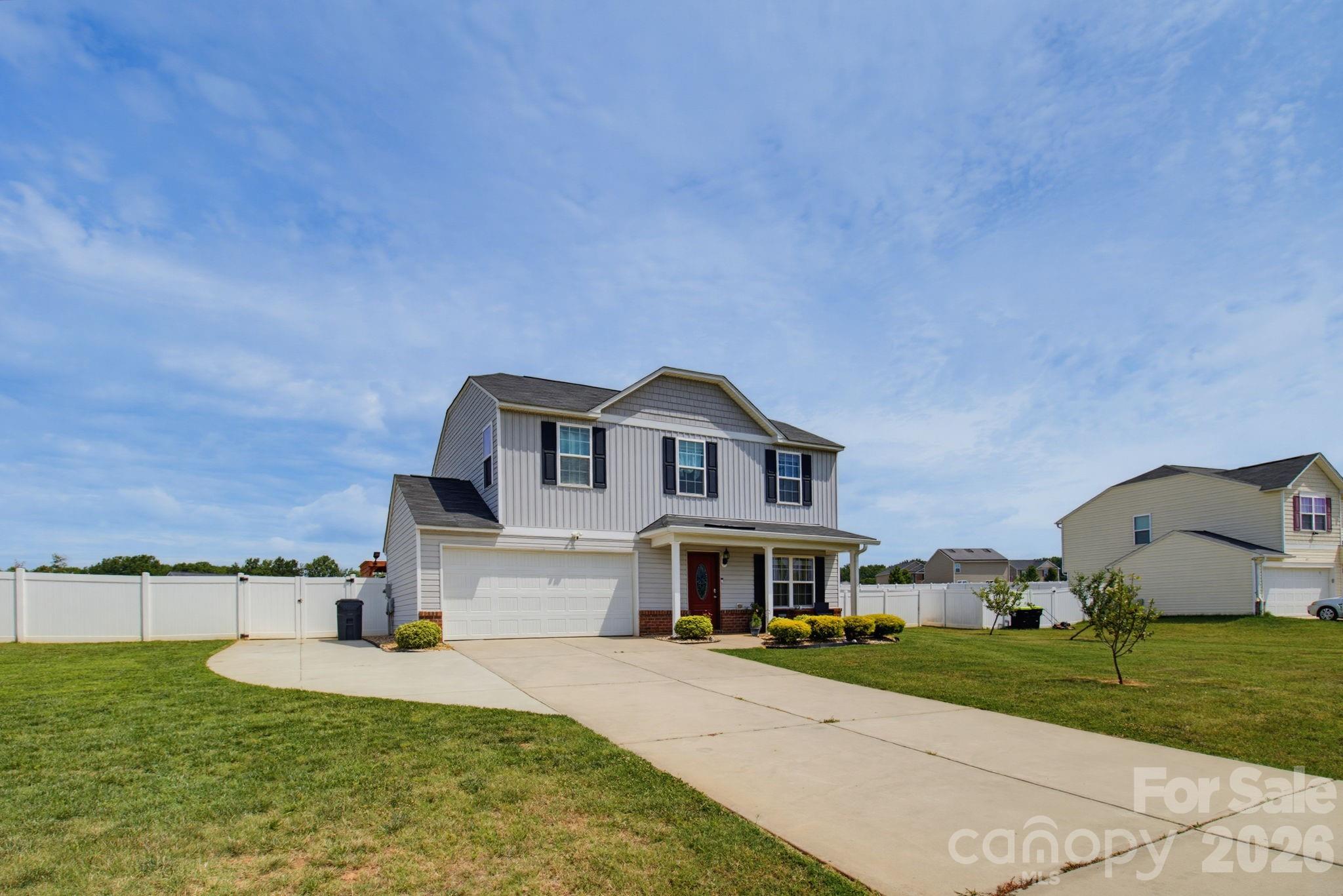 660 Tyro Road Property Photo 2