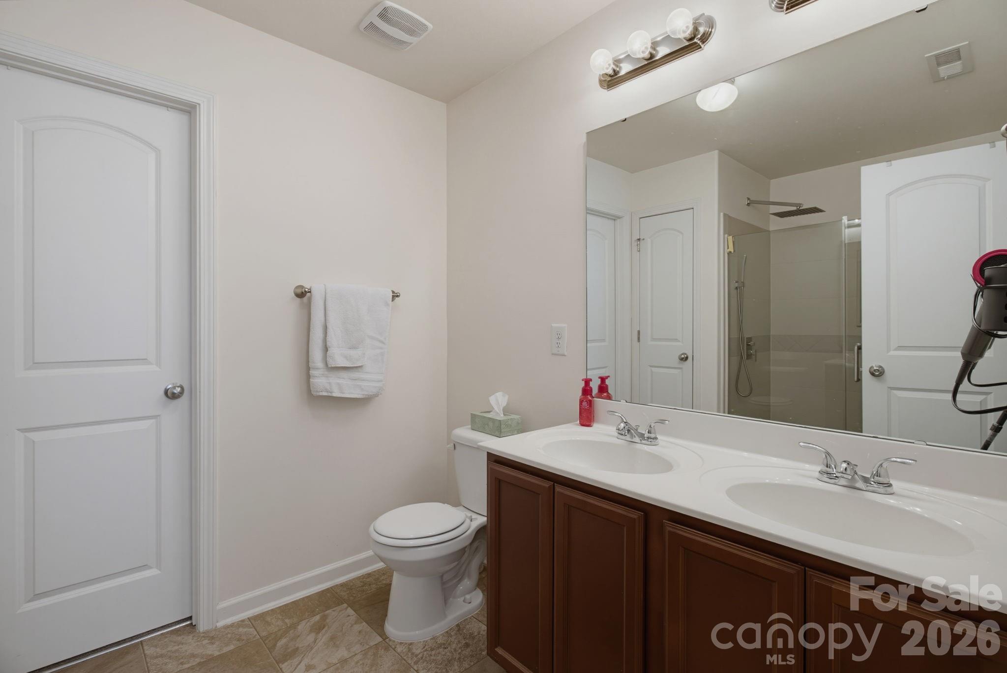 660 Tyro Road Property Photo 16