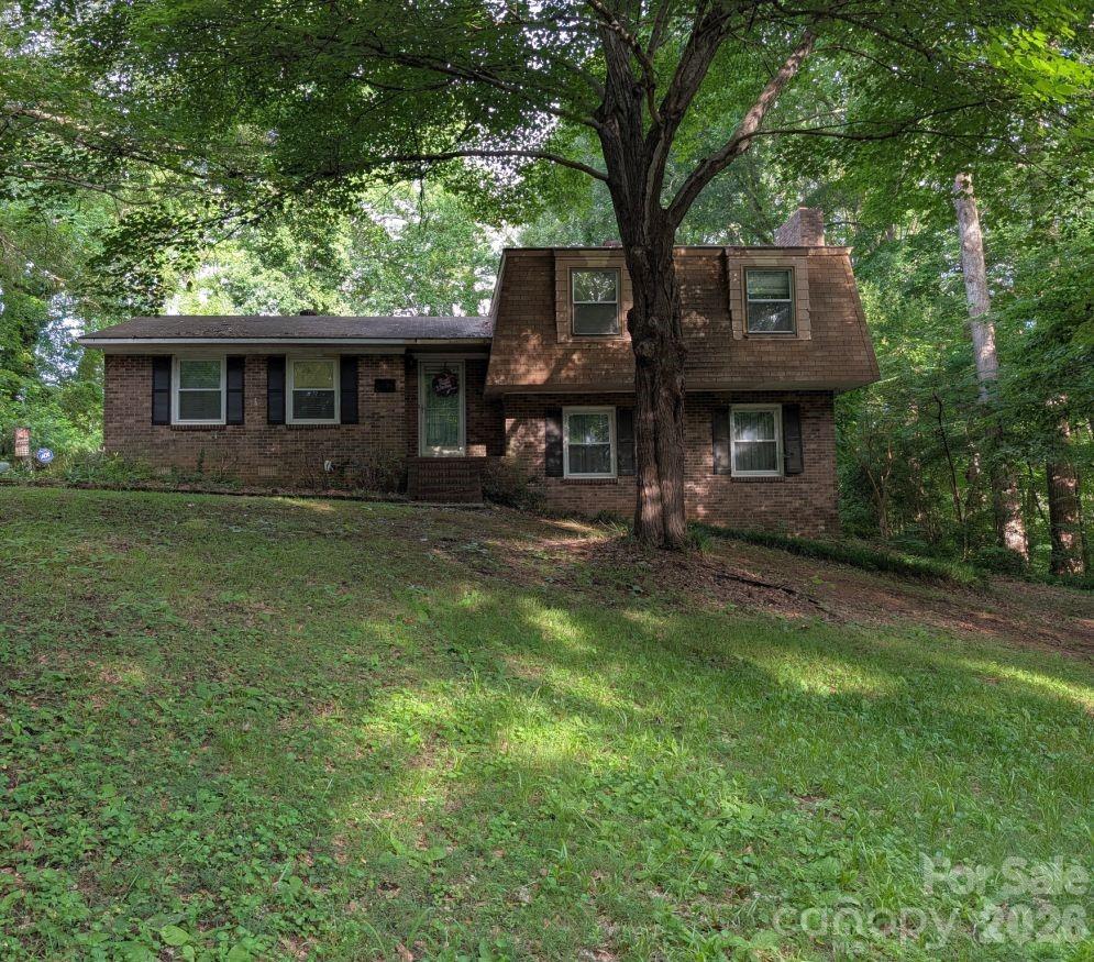 215 Swamp Fox Drive Property Photo 1