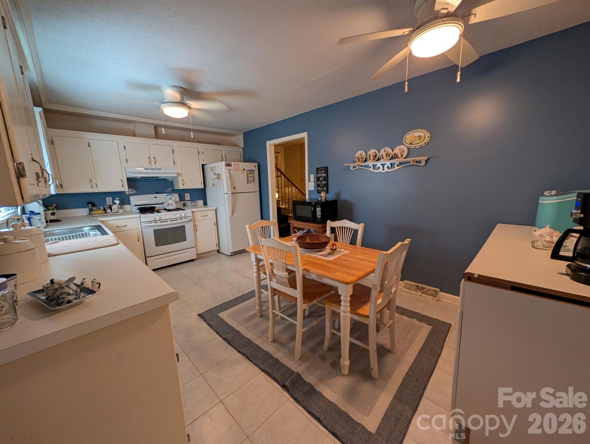 215 Swamp Fox Drive Property Photo 5