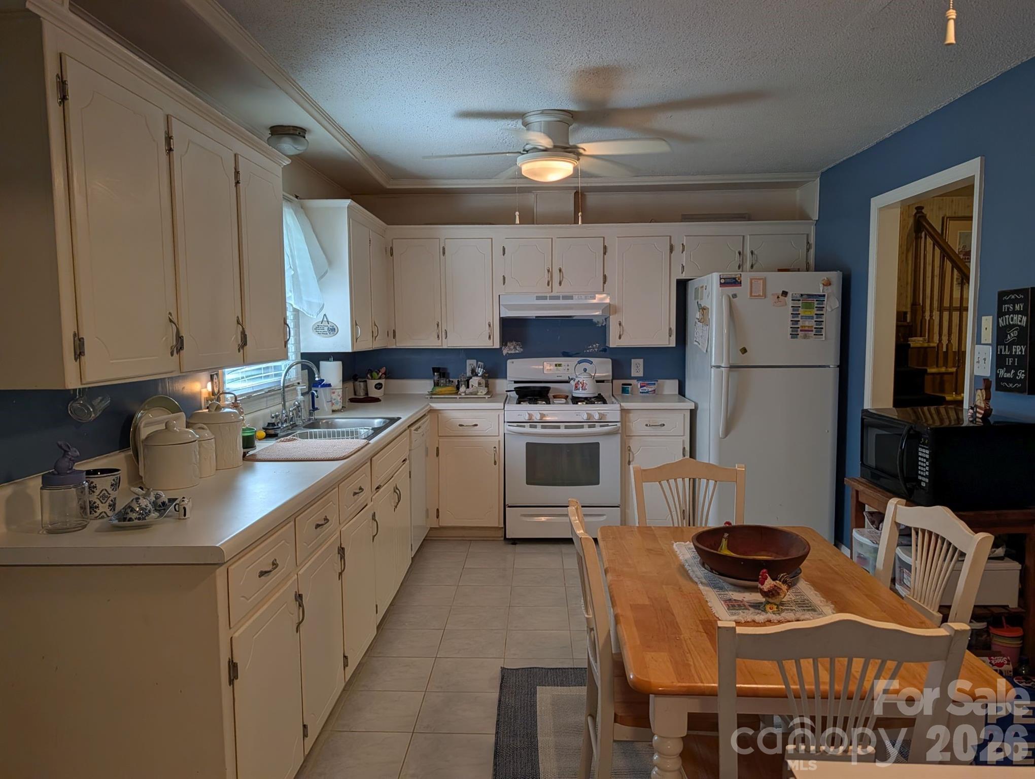 215 Swamp Fox Drive Property Photo 7