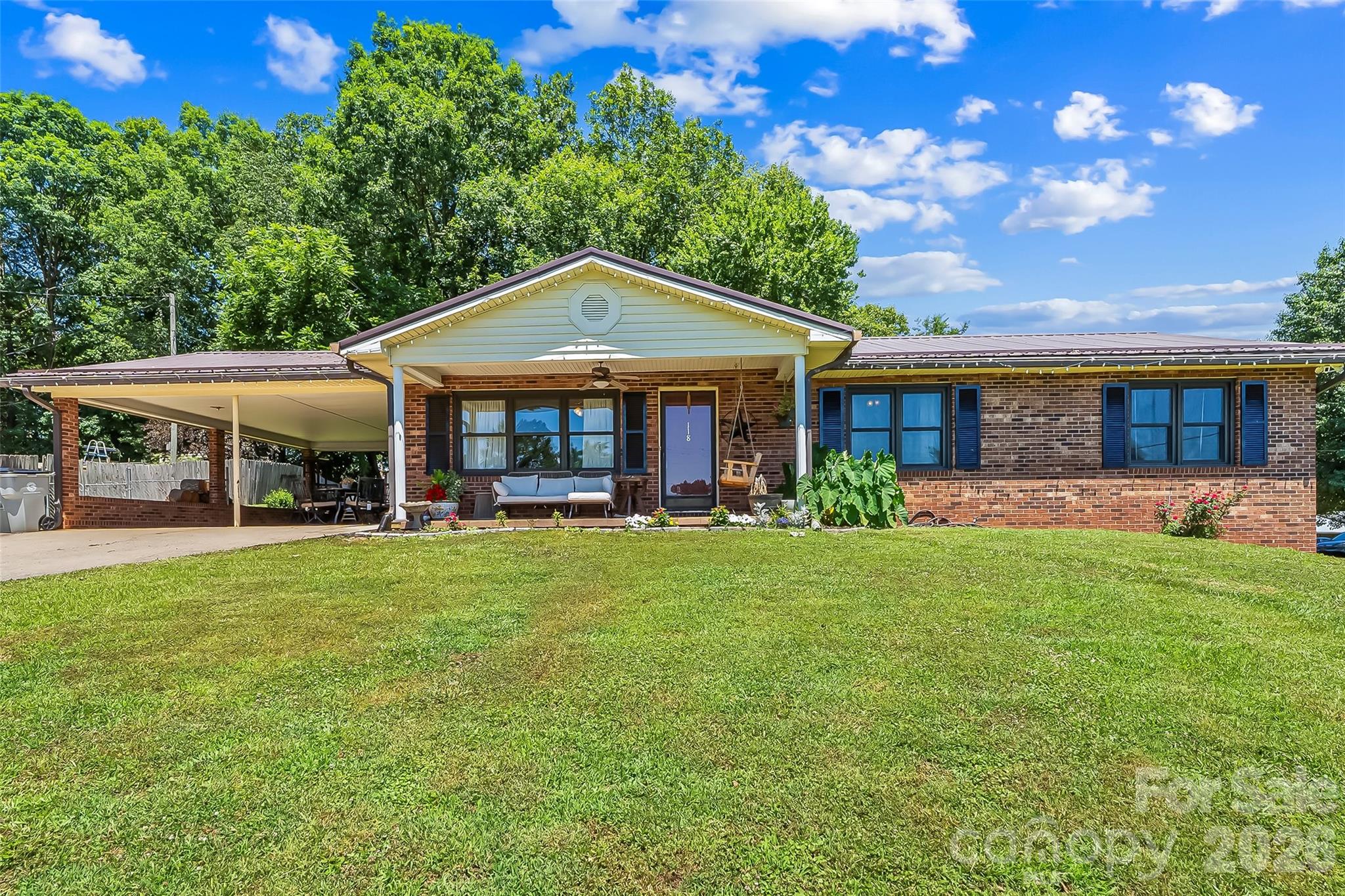 118 Hoover Street Property Photo 3