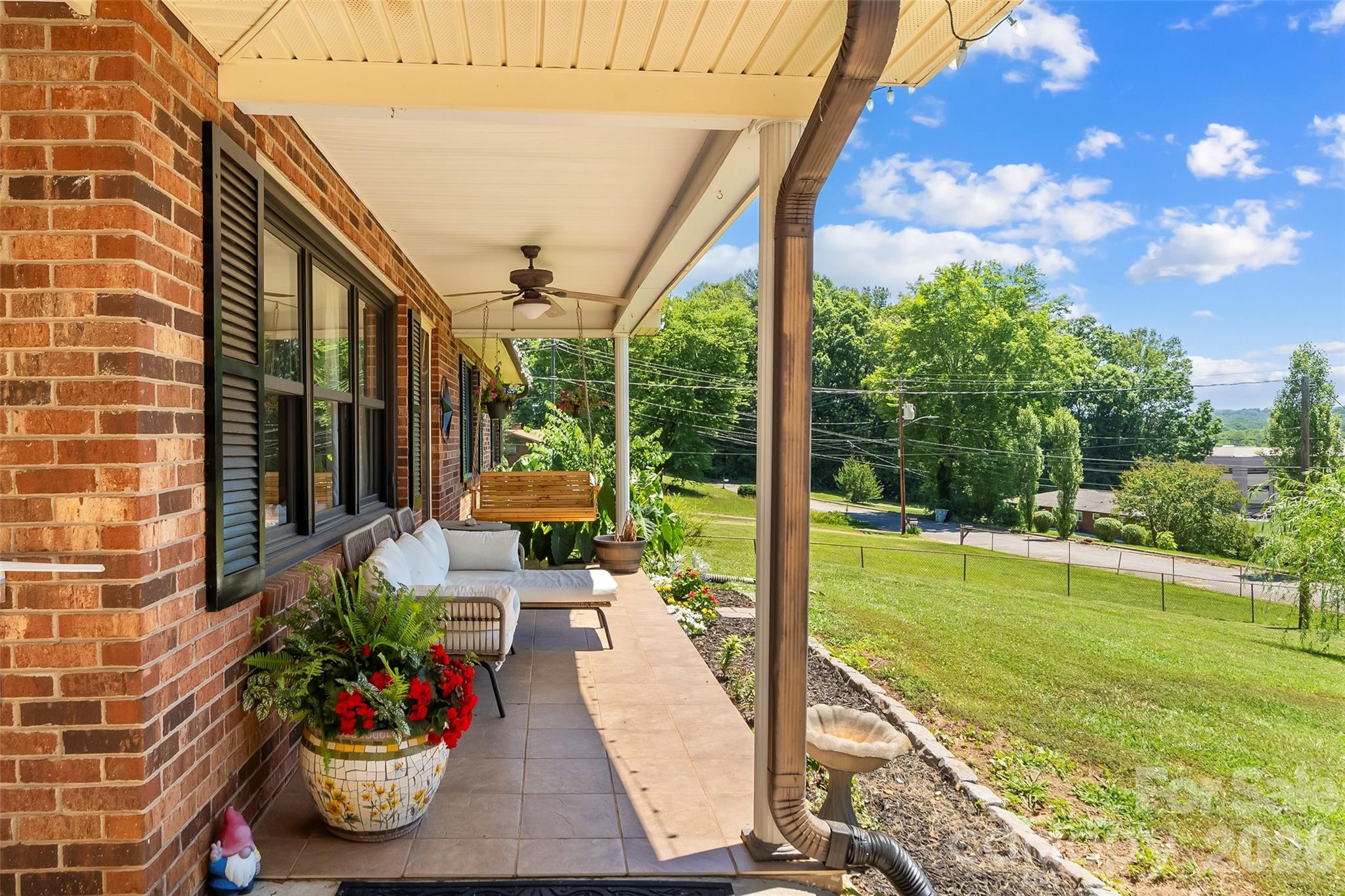 118 Hoover Street Property Photo 4