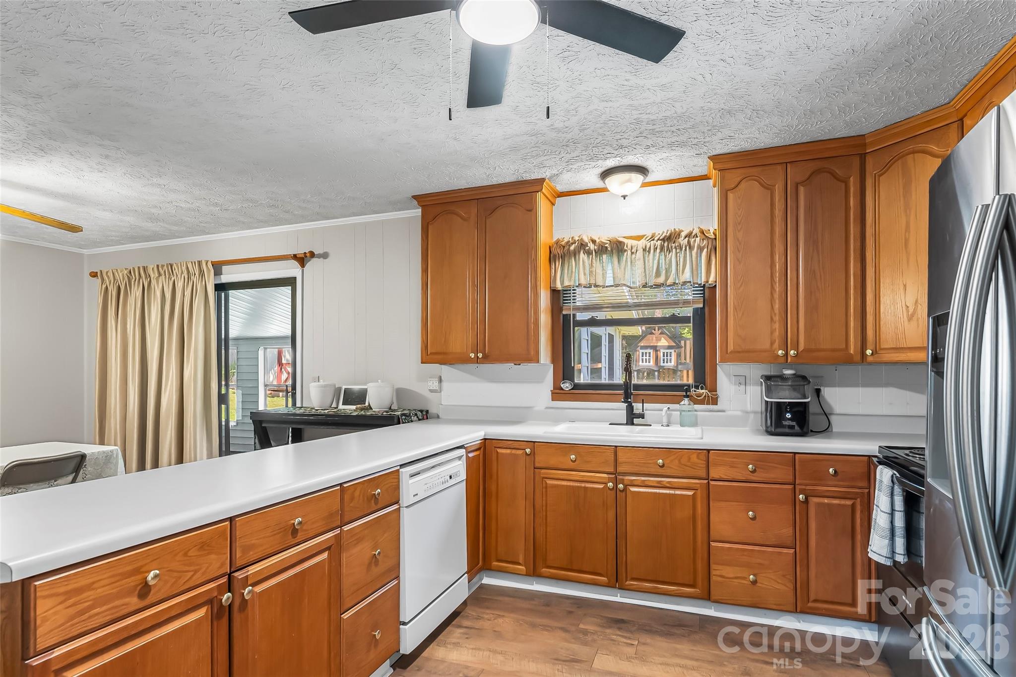 118 Hoover Street Property Photo 6