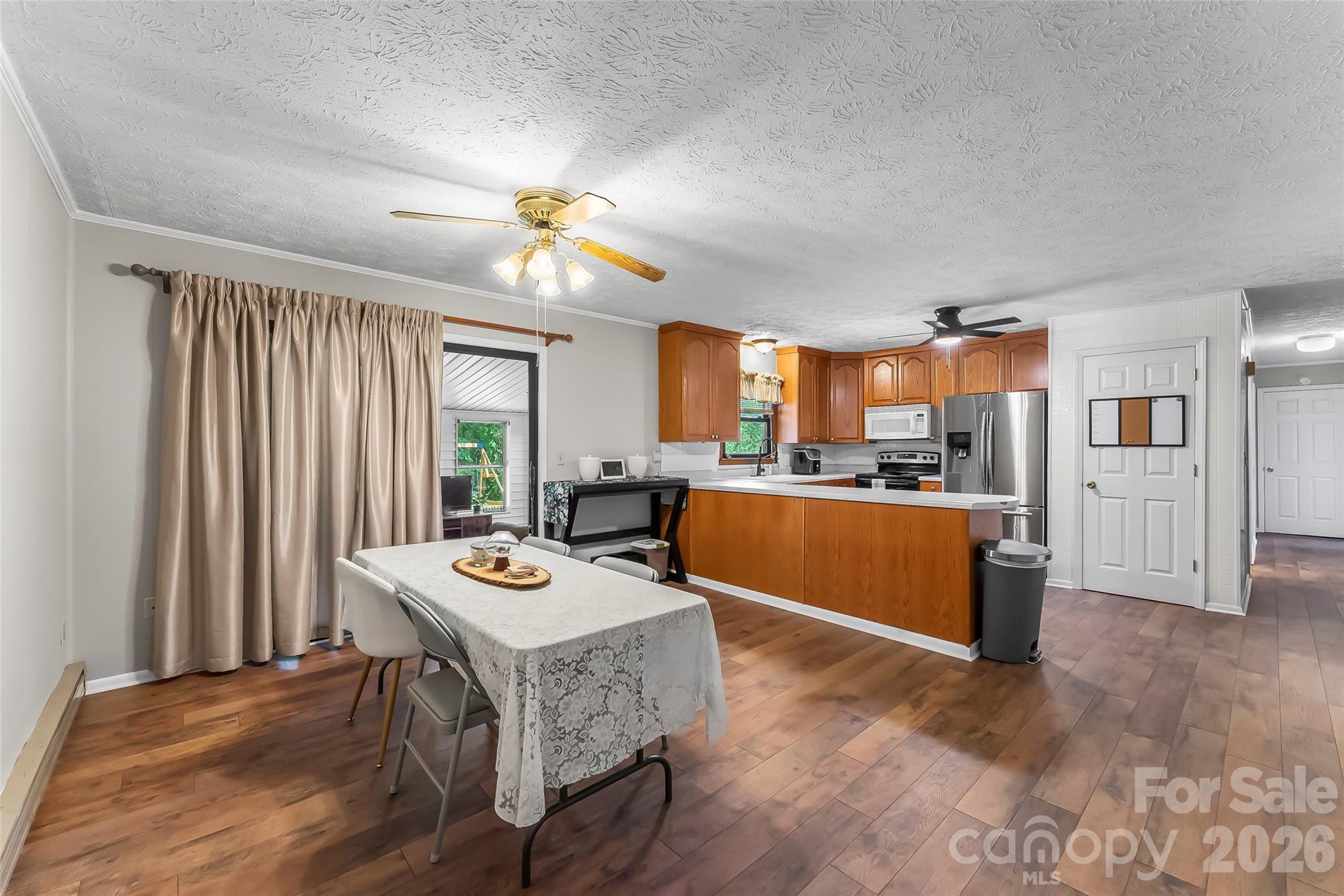 118 Hoover Street Property Photo 8