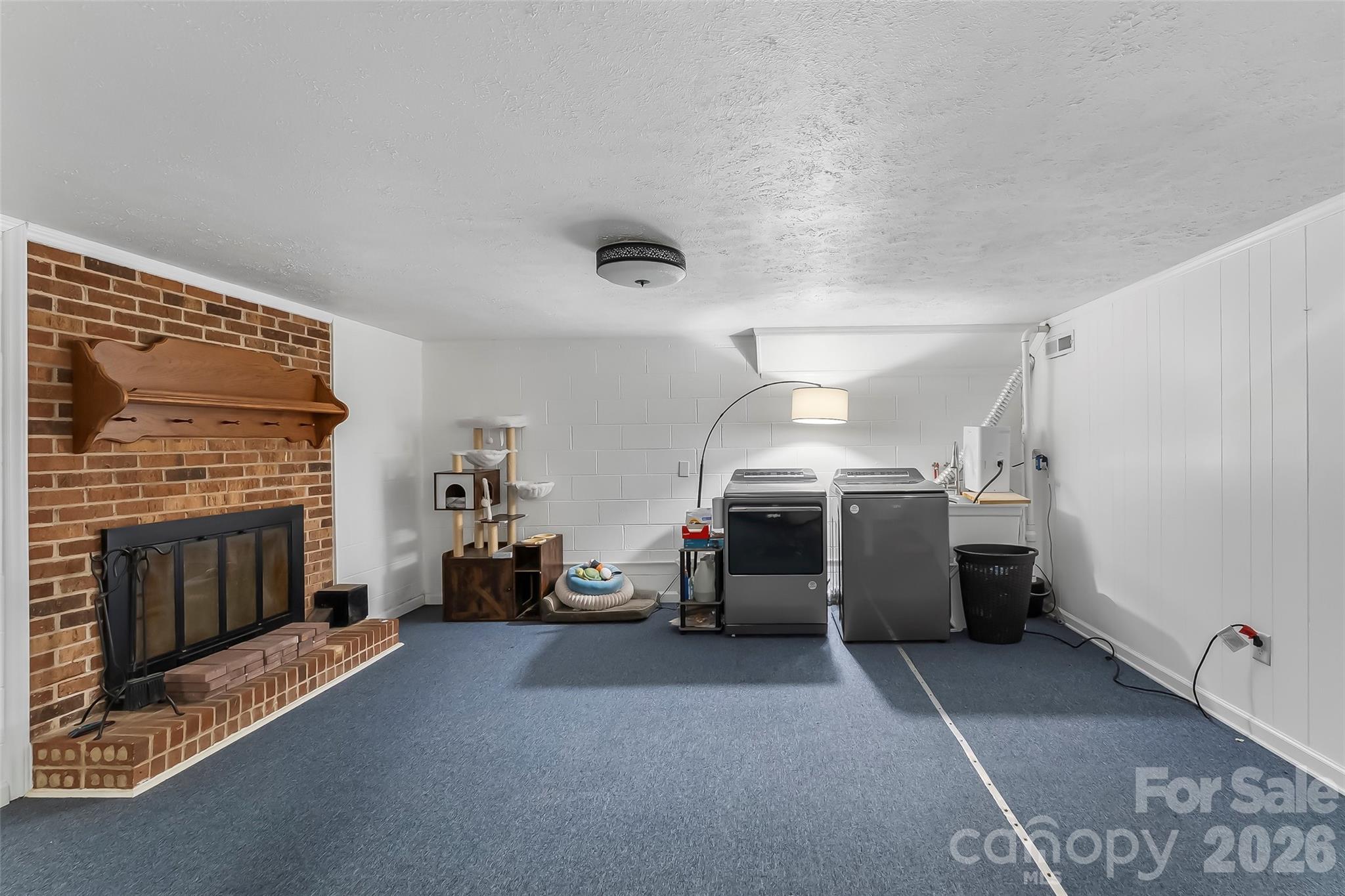 118 Hoover Street Property Photo 22