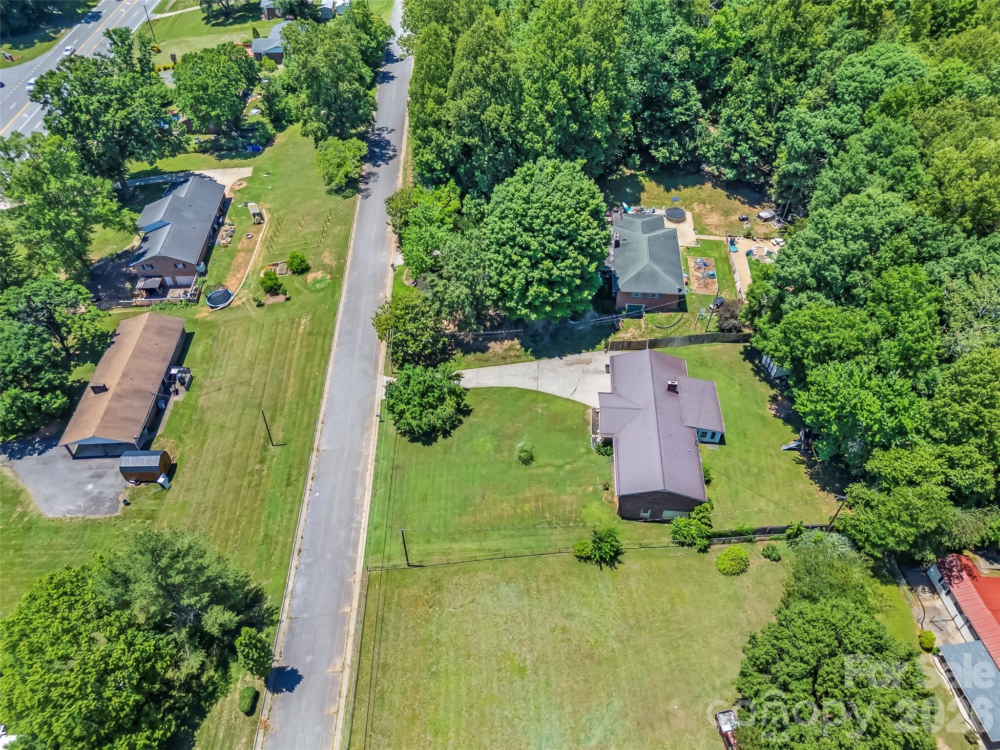 118 Hoover Street Property Photo 29