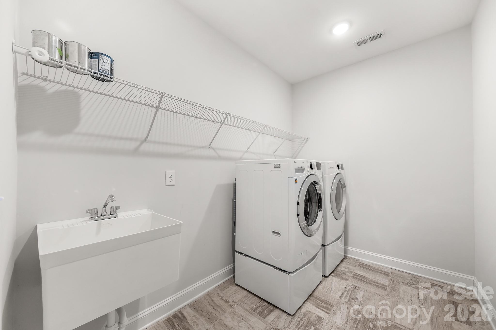 115 Morden Loop Property Photo 28