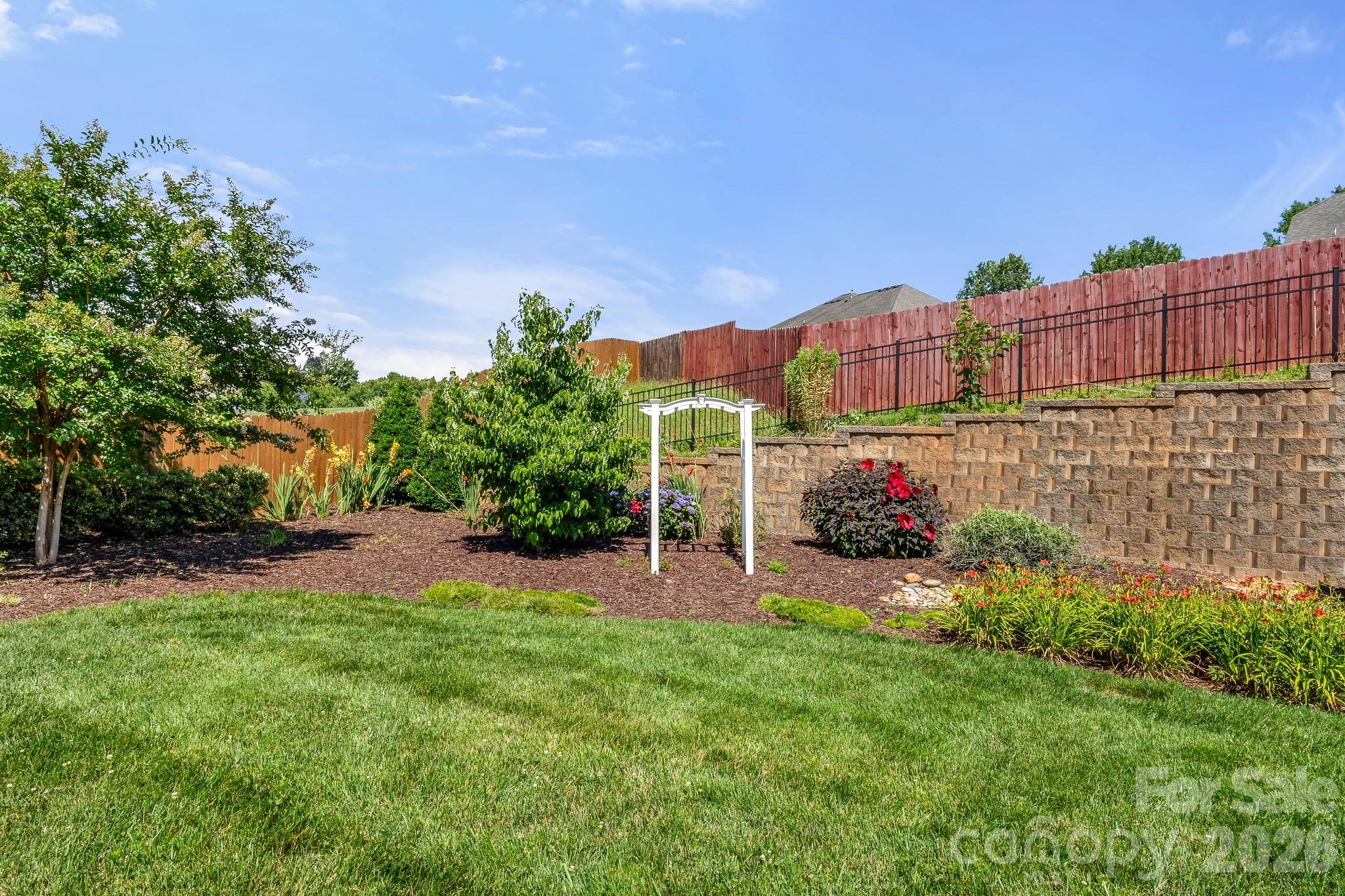 115 Morden Loop Property Photo 32