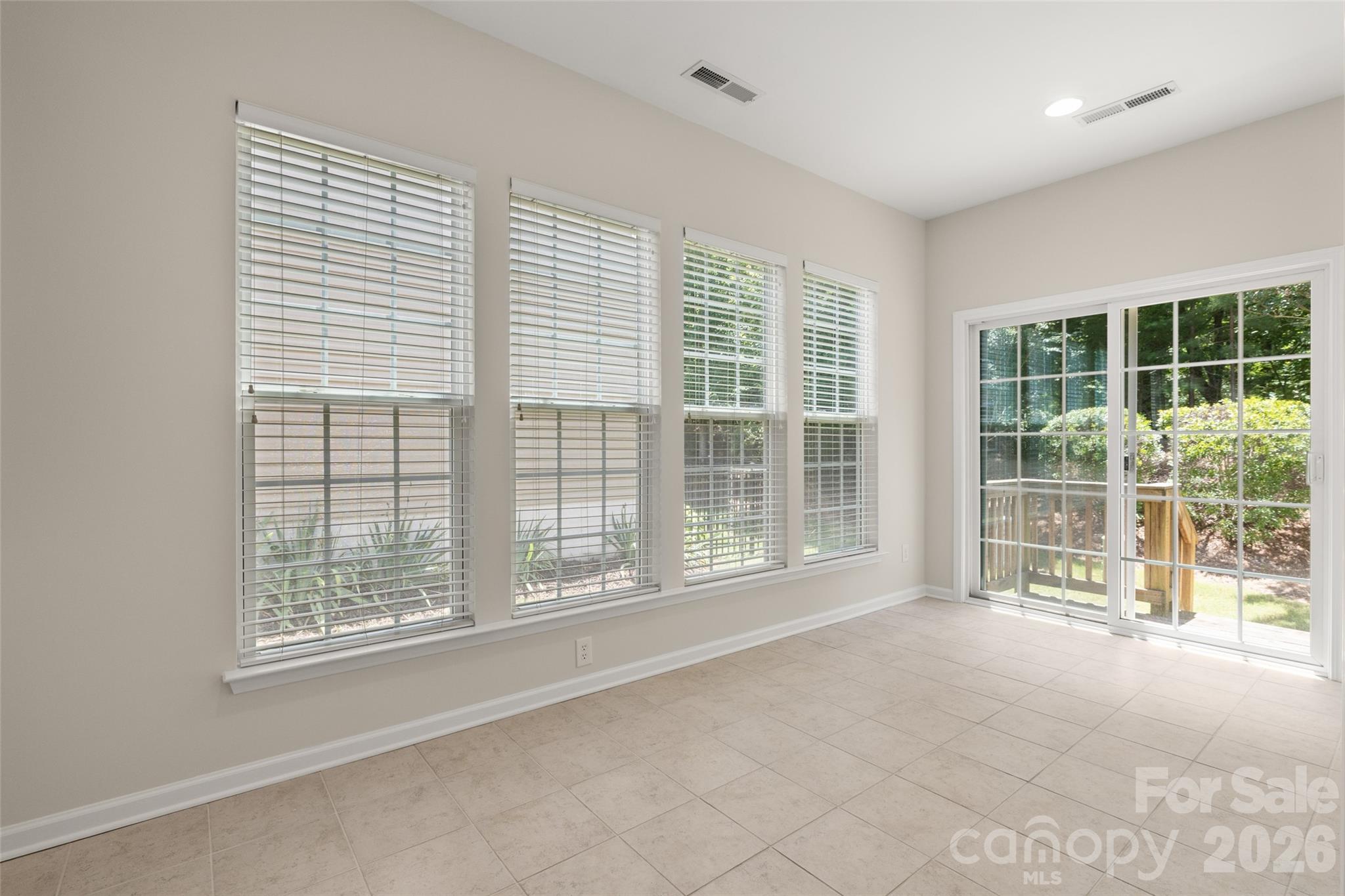 9015 Smokey Hill Lane Property Photo 13
