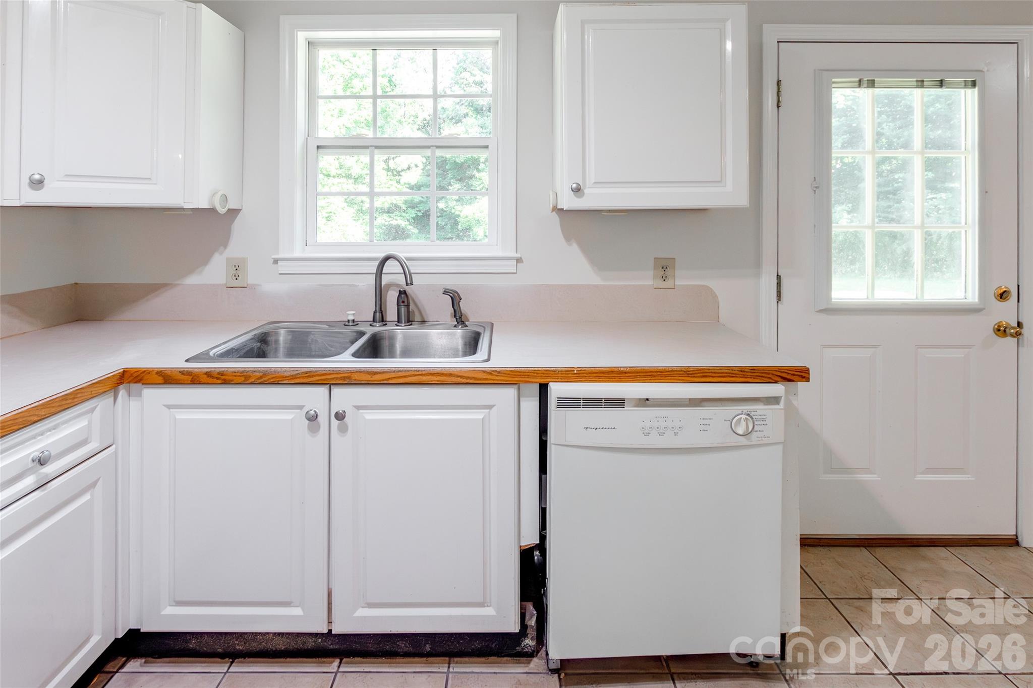 386 Sutton Springs Road Property Photo 7