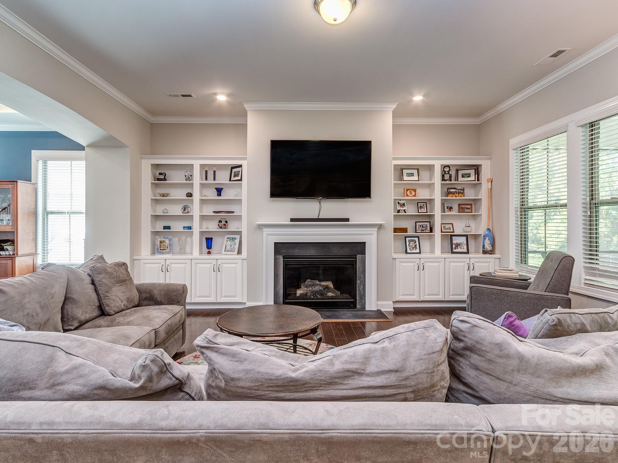 121 Enclave Boulevard Property Photo 8
