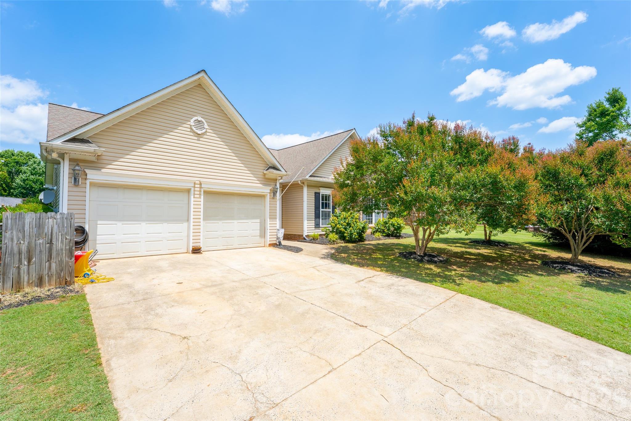 311 Winthrow Creek Road Property Photo 3