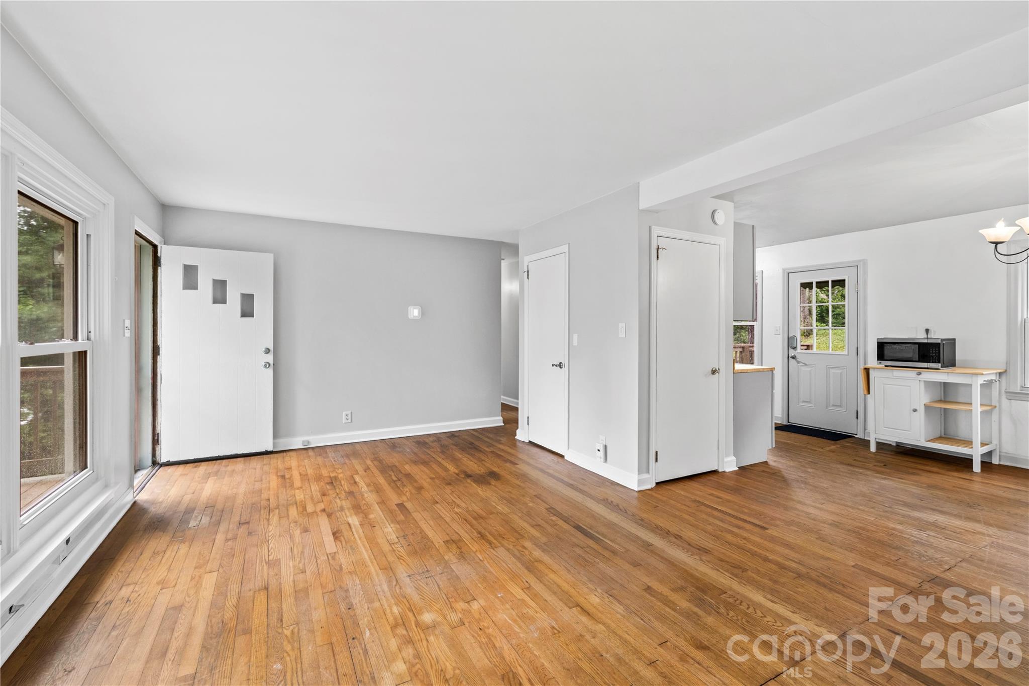 107 Wilshire Drive Property Photo 4