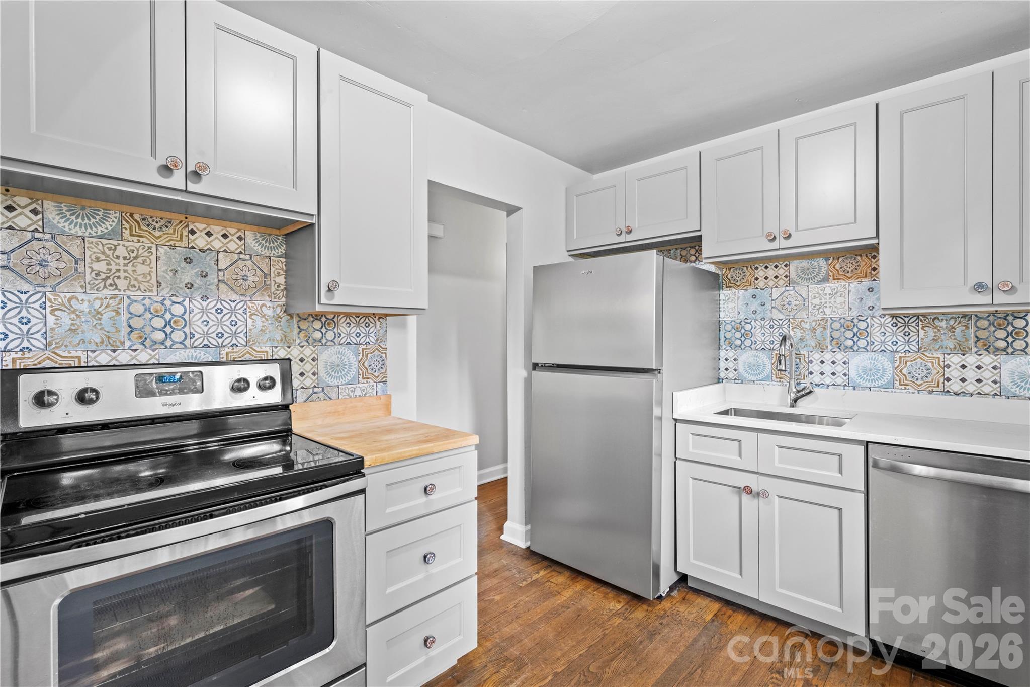 107 Wilshire Drive Property Photo 9