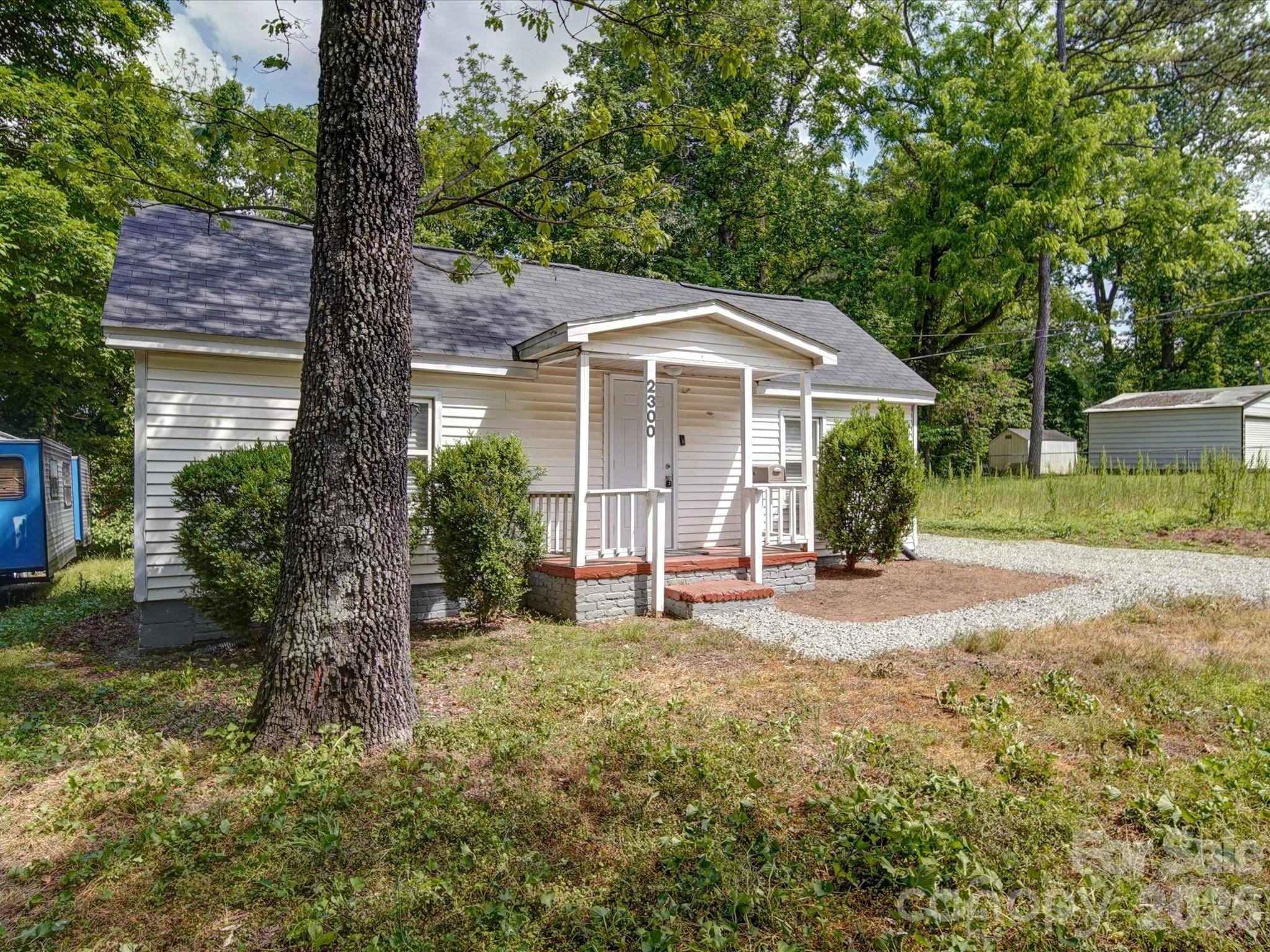 2300 Kennesaw Drive Property Photo 2