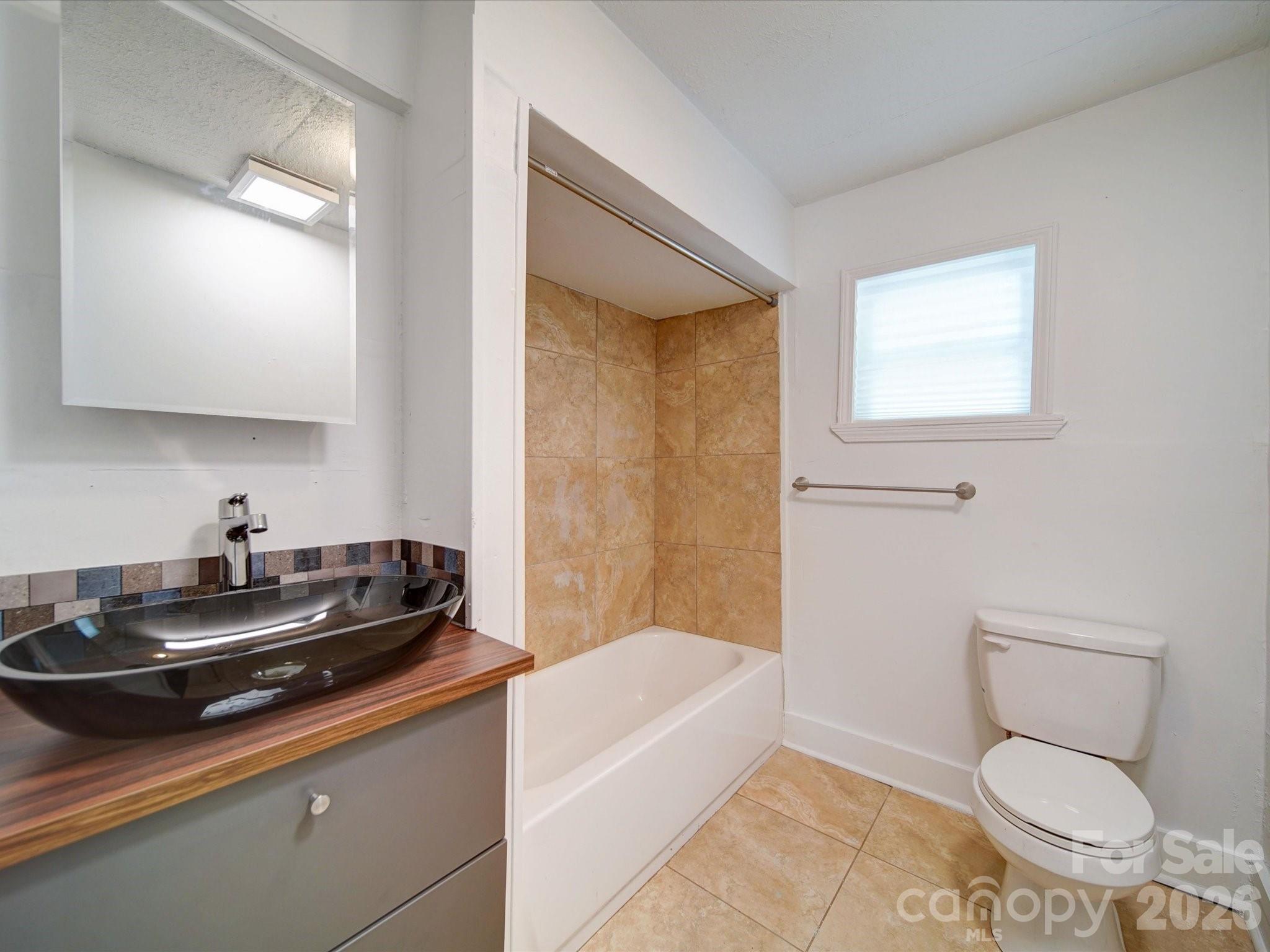 2300 Kennesaw Drive Property Photo 10