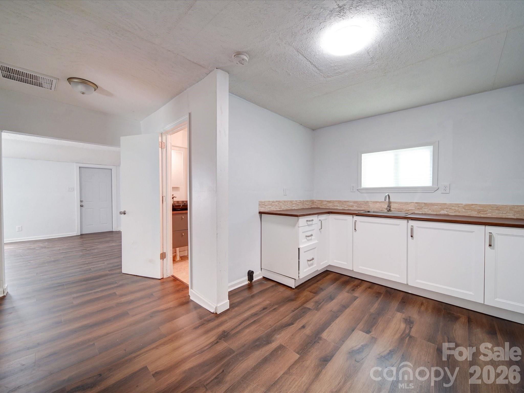 2300 Kennesaw Drive Property Photo 13