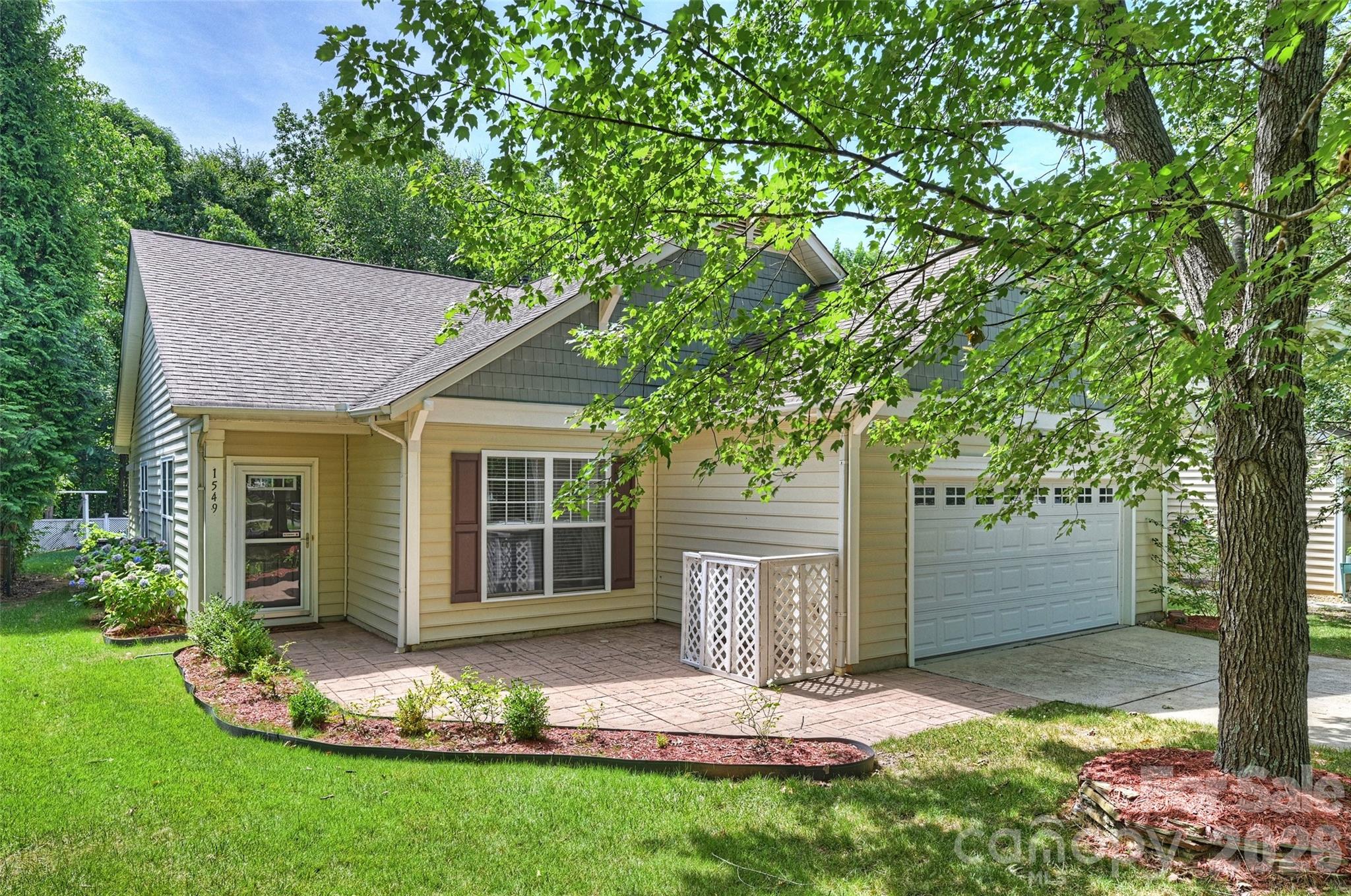 1549 Hammond Drive Property Photo 1