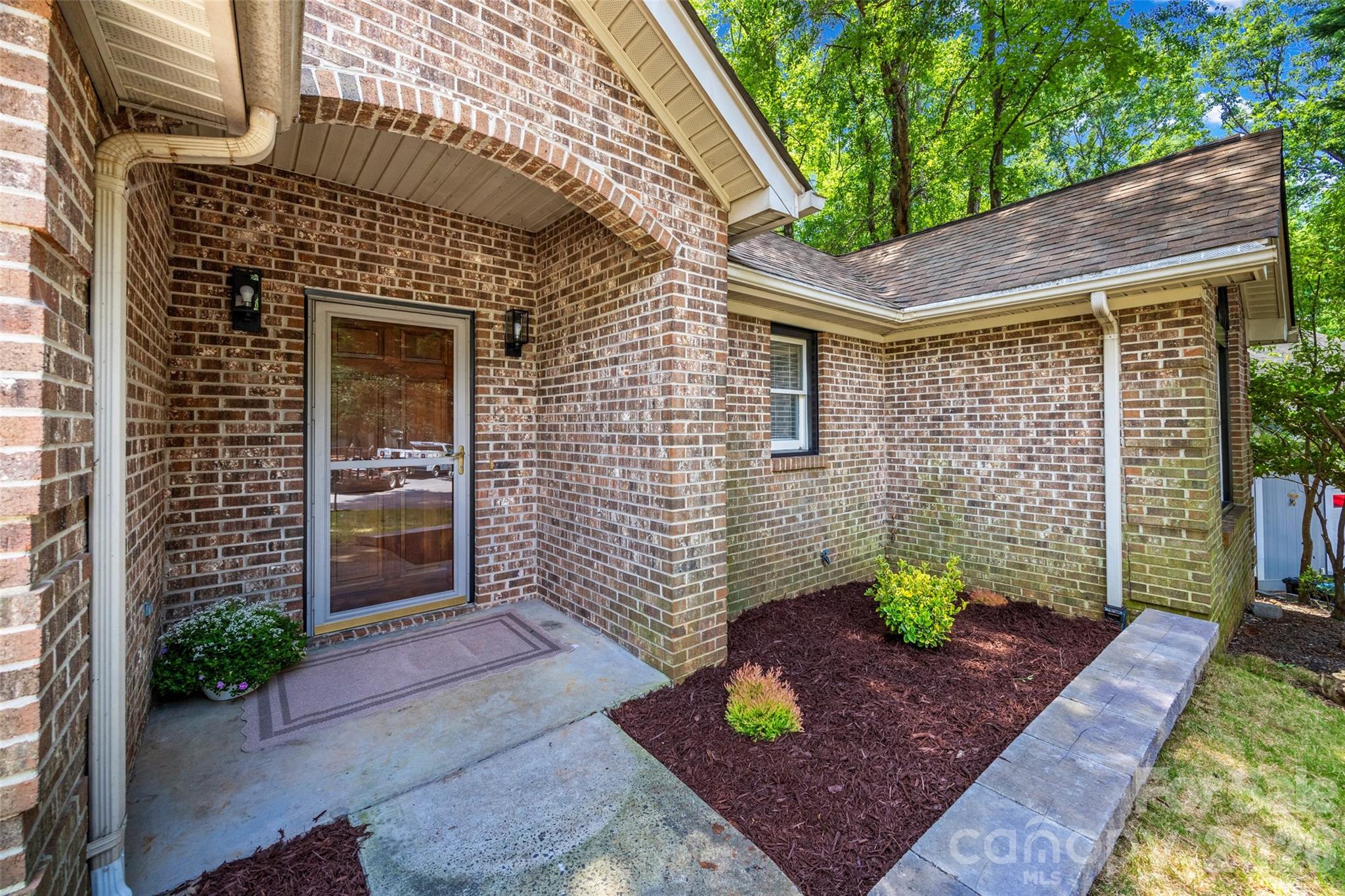 5053 Suwarrow Court Property Photo 2