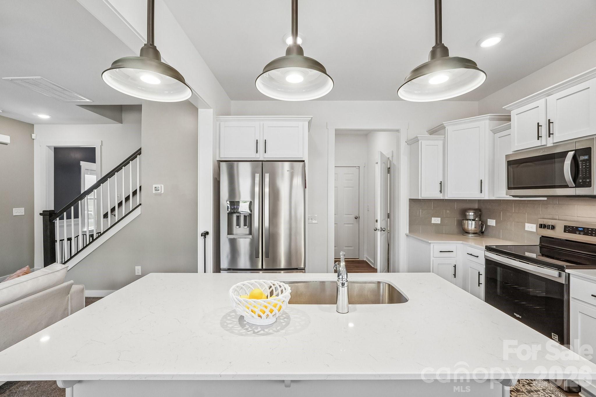 24064 Sailfish Drive Property Photo 2