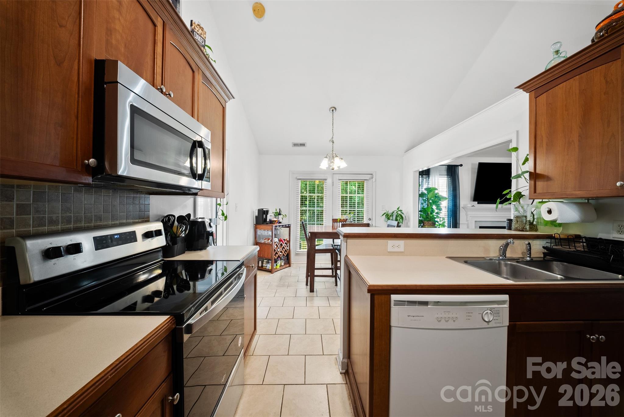 2613 Parkwest Drive 7 Property Photo 10