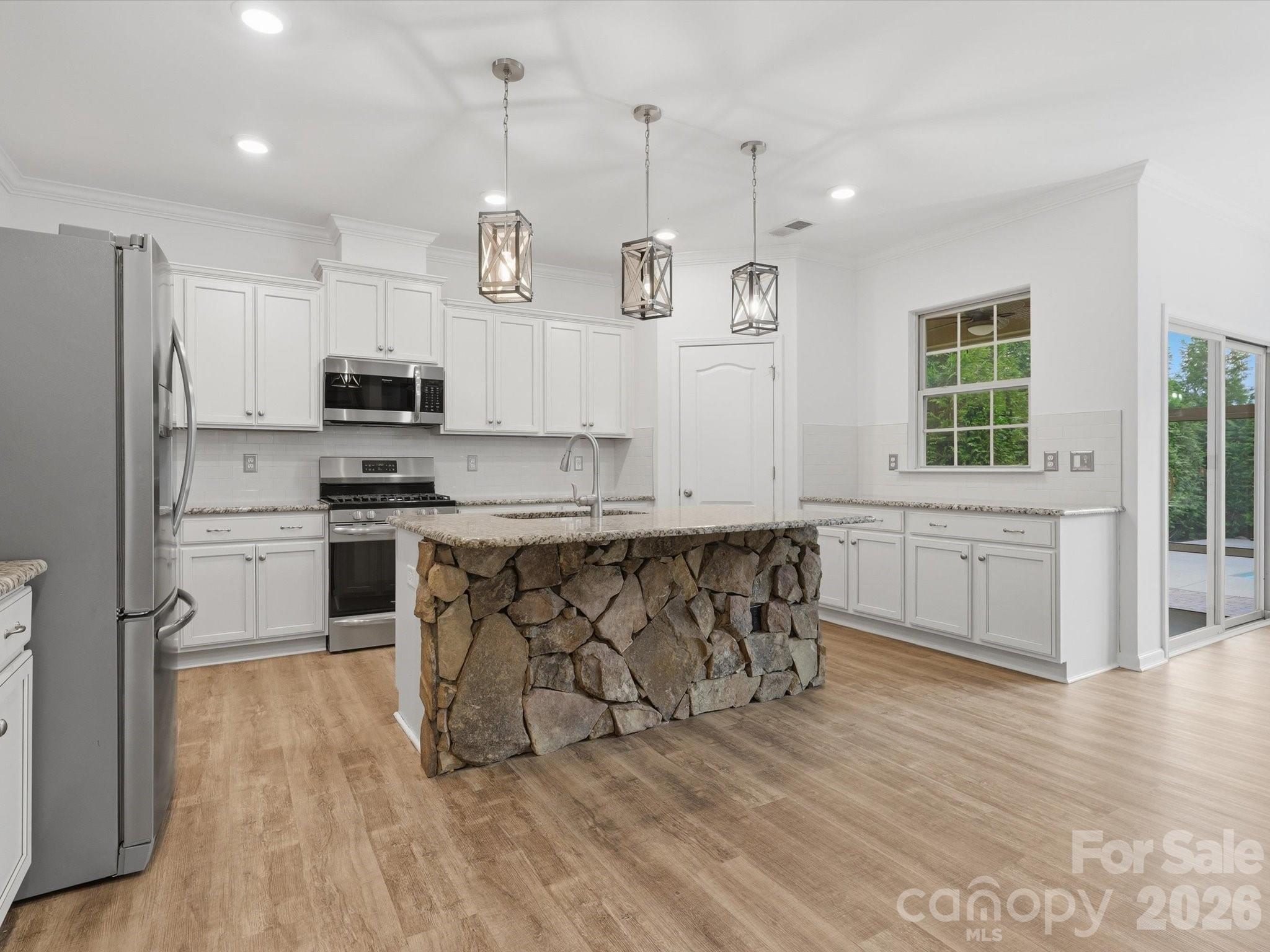 1049 Bannister Road Property Photo 15