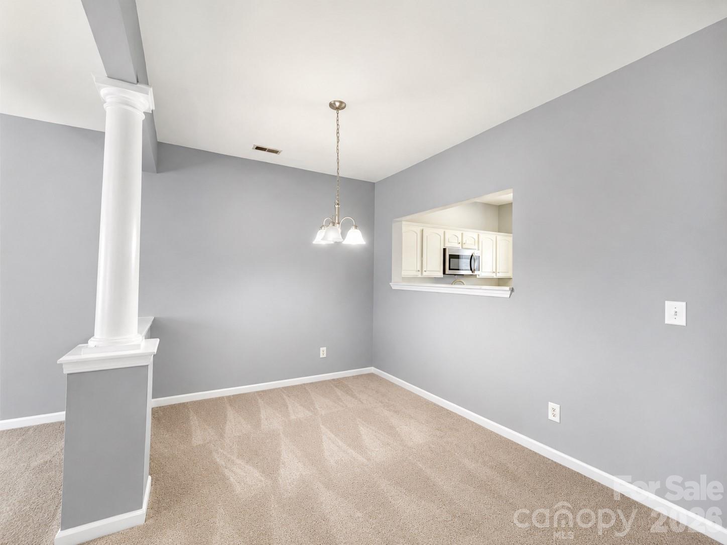 9815 Treeside Lane Property Photo 7