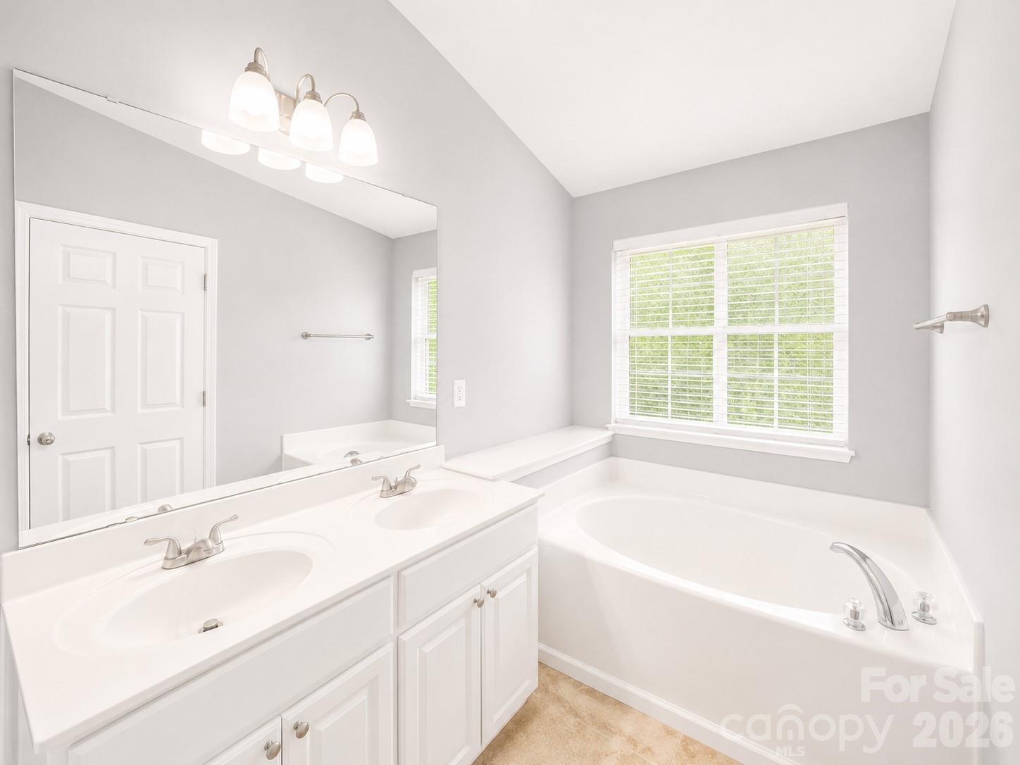 9815 Treeside Lane Property Photo 11