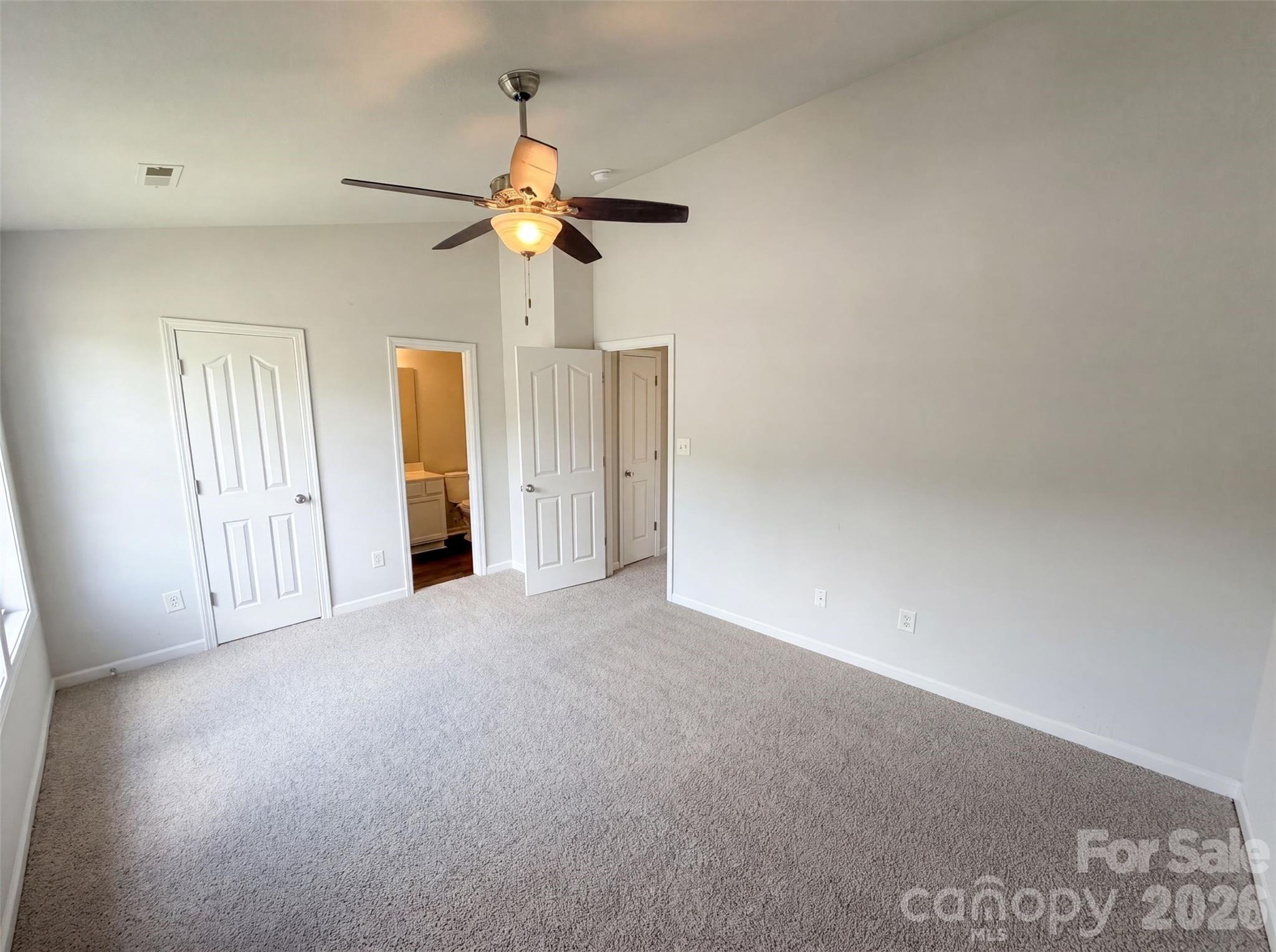 3831 Mohawk Court Property Photo 4